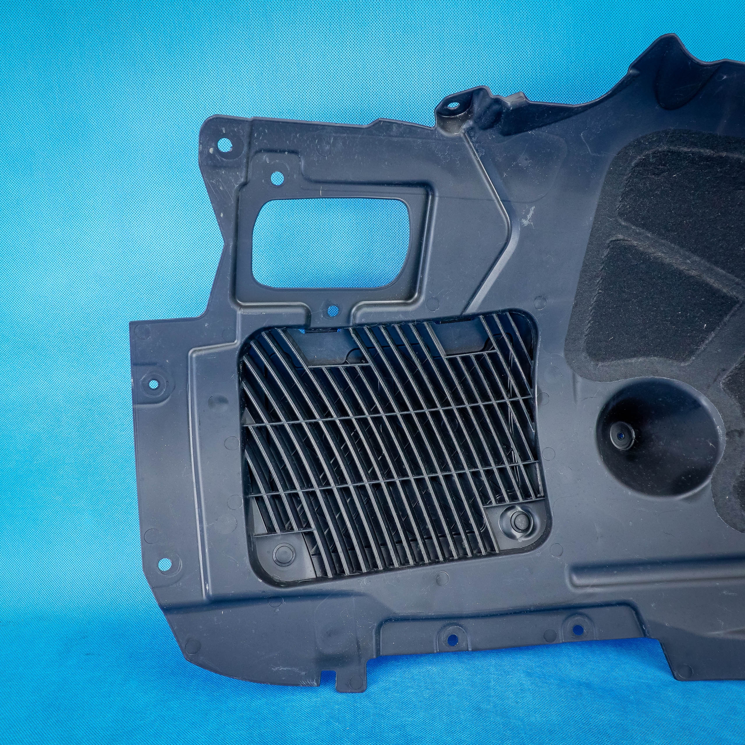 mudguard front front right BMW X5 G05 LCI 51717424906 7424906 original