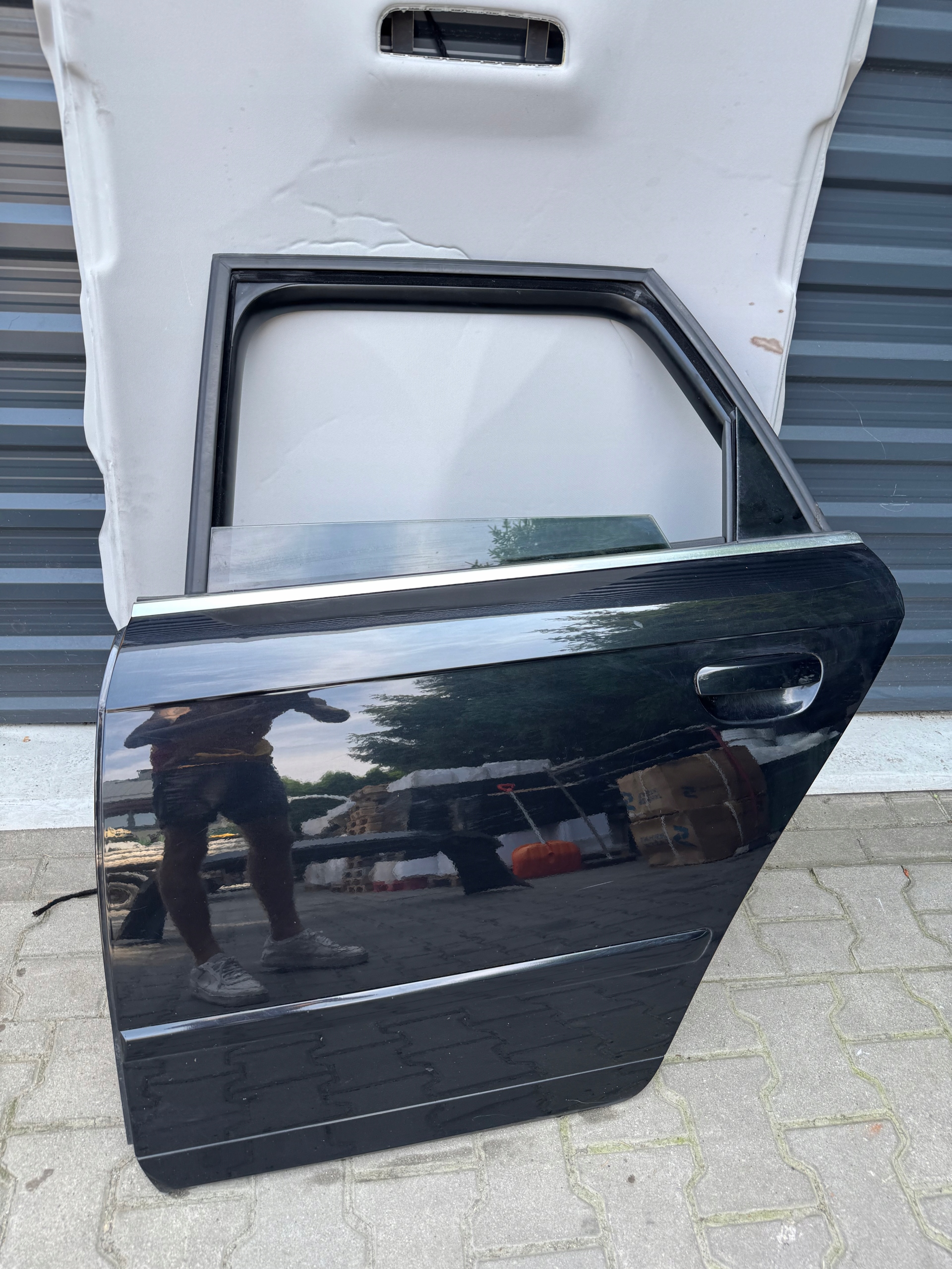 door left rear part AUDI A4 B7 / LZ9Y / KOMBI complete / nice