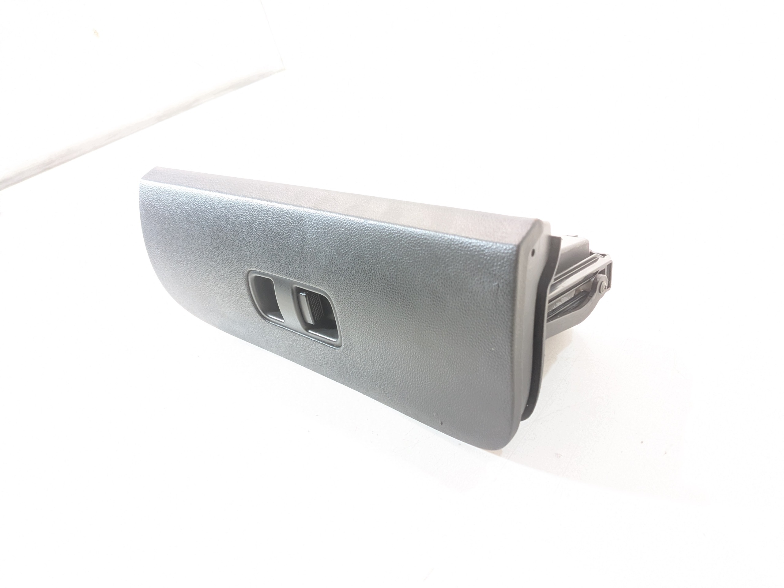 plato passenger compartment OE 4D84735110 Kia Carnival 06-15