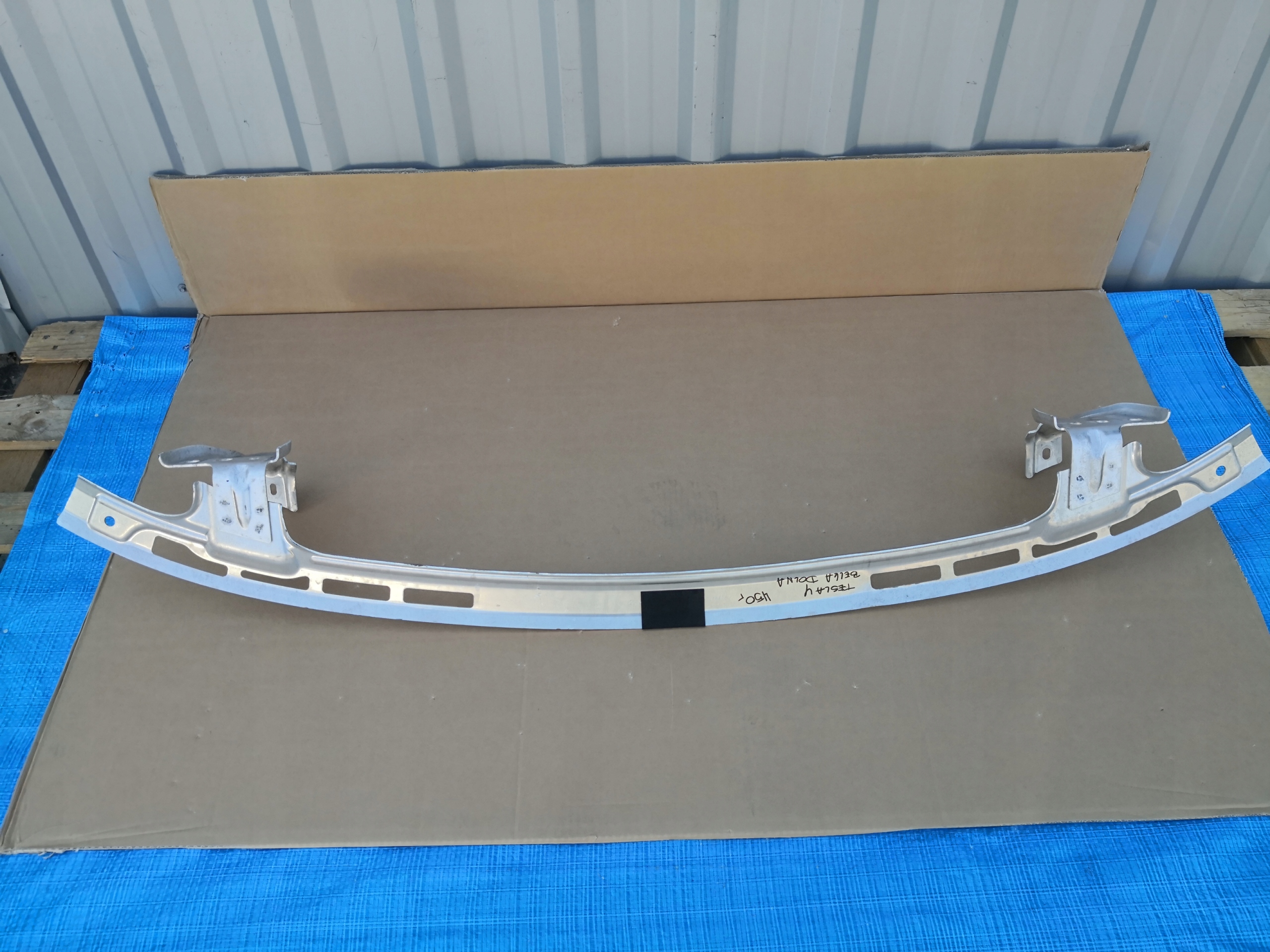 BELKA PRZEDNIA DOLNA TESLA Y 1505433-00-B Typ samochodu Samochody osobowe