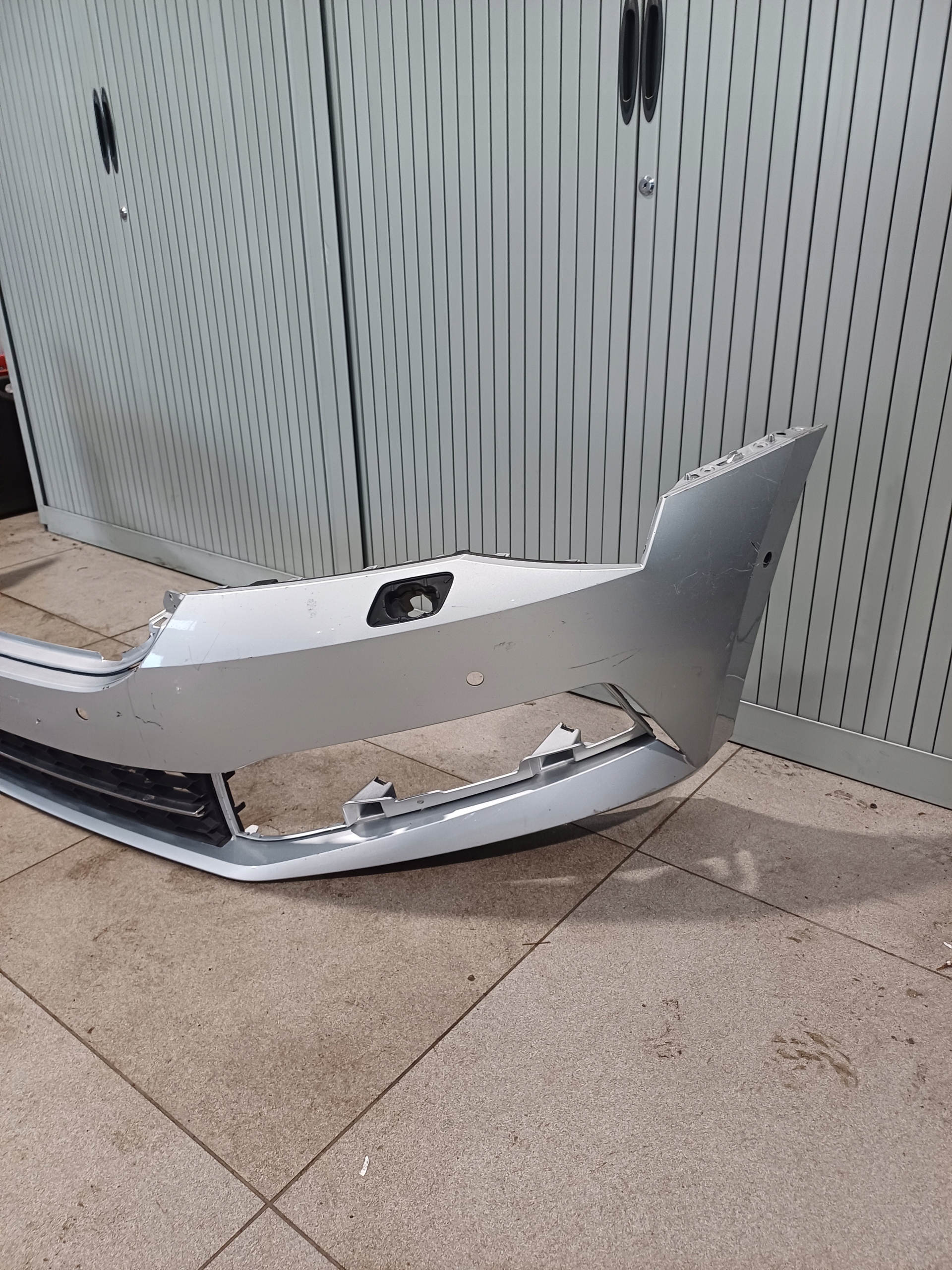 bumper front front SKODA SUPERB 3 III LIFT 19R- 3V0807221F 6 X PDC