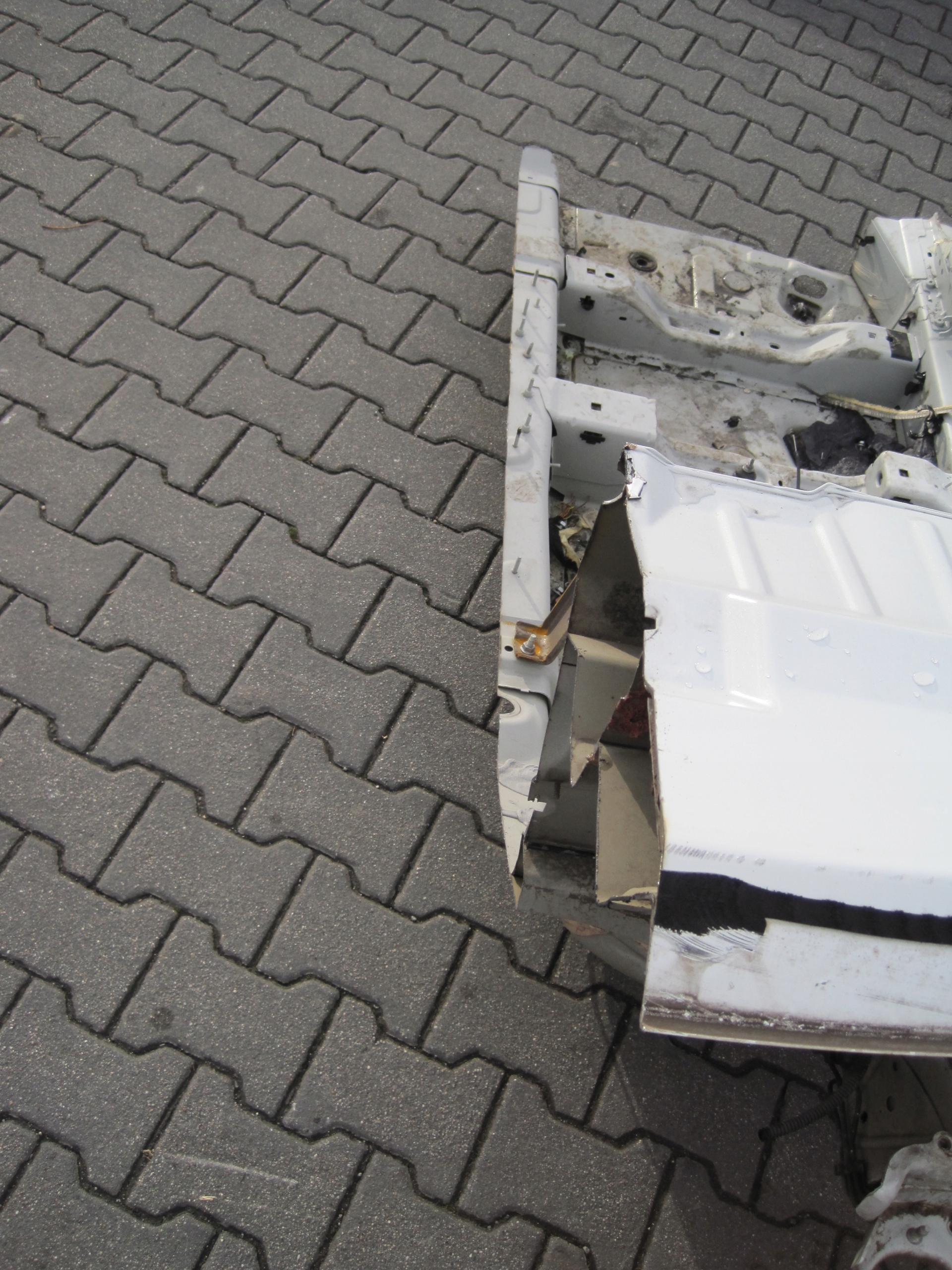 Quarto LONGHERONE PEUGEOT 3008 e sinistra Anteriore