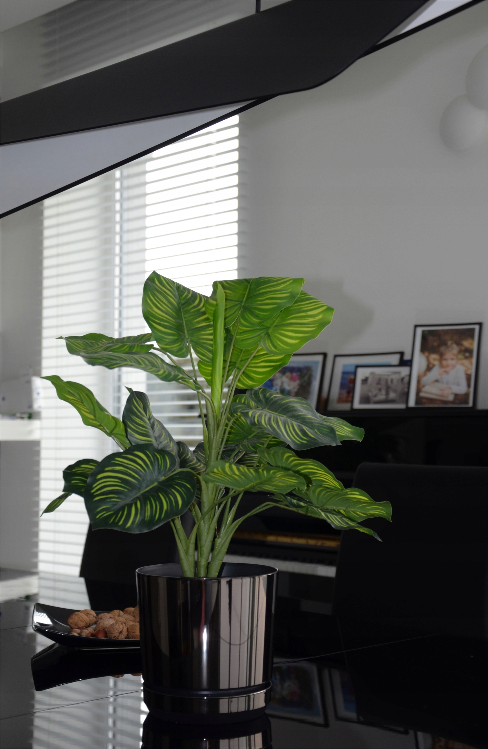 Doniczka 16 CZARNA BŁYSZCZĄCA z odbiciem lustrzana