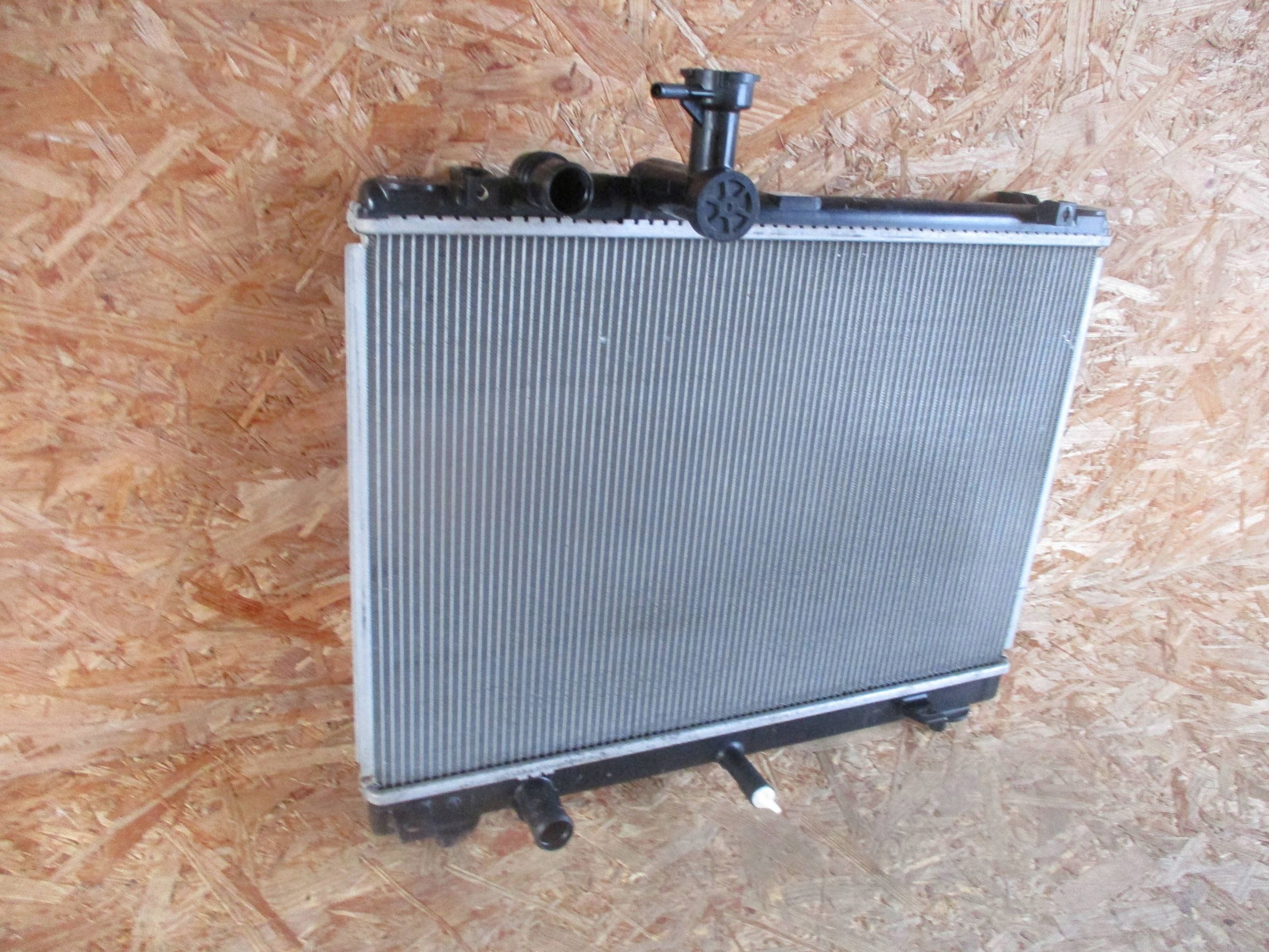 water cooler SUZUKI SWIFT V 1,0, 1,2