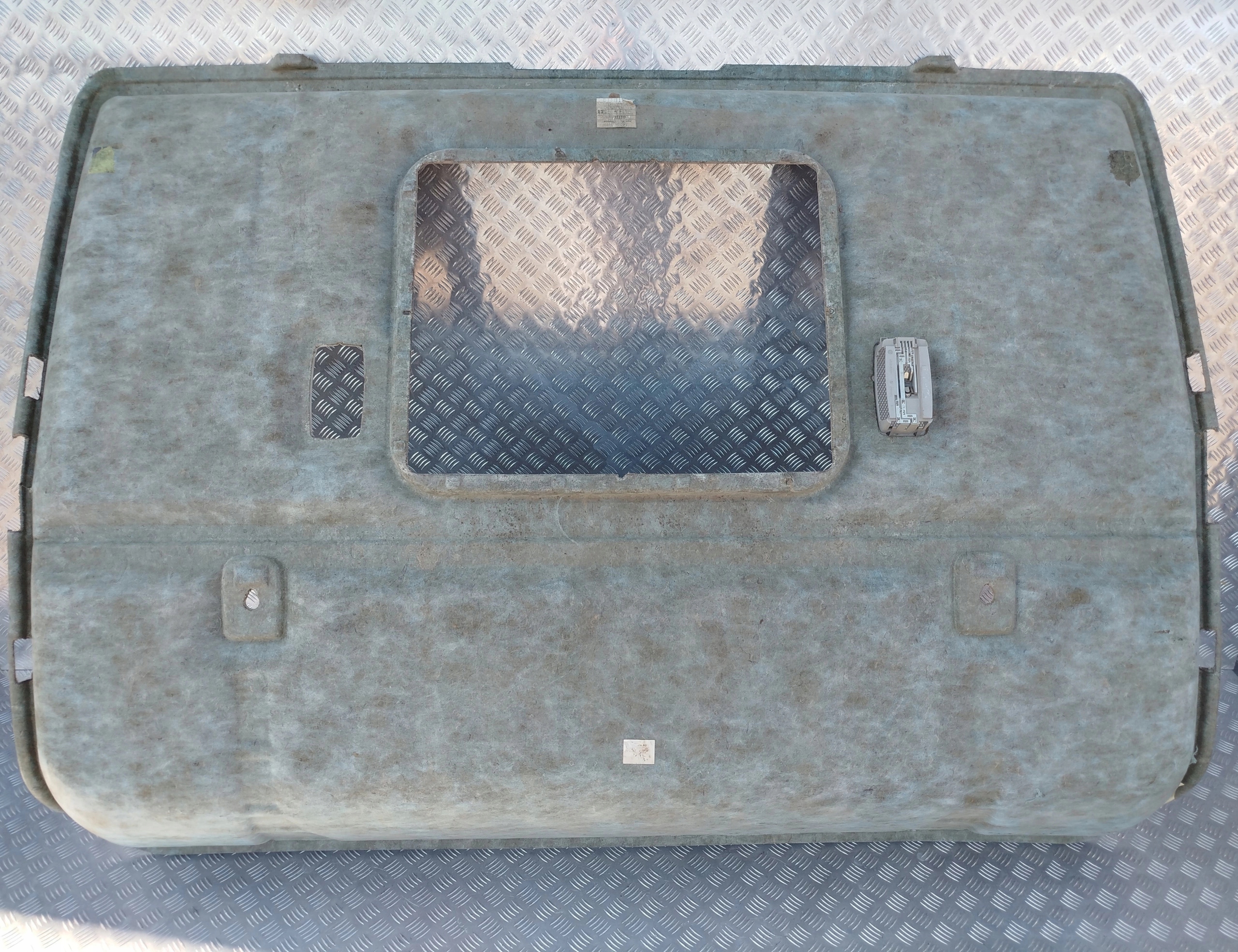 TAPICERKA PODSUFITKA DACHOWA BUDOWLANA SCANIA Producent części Scania OE