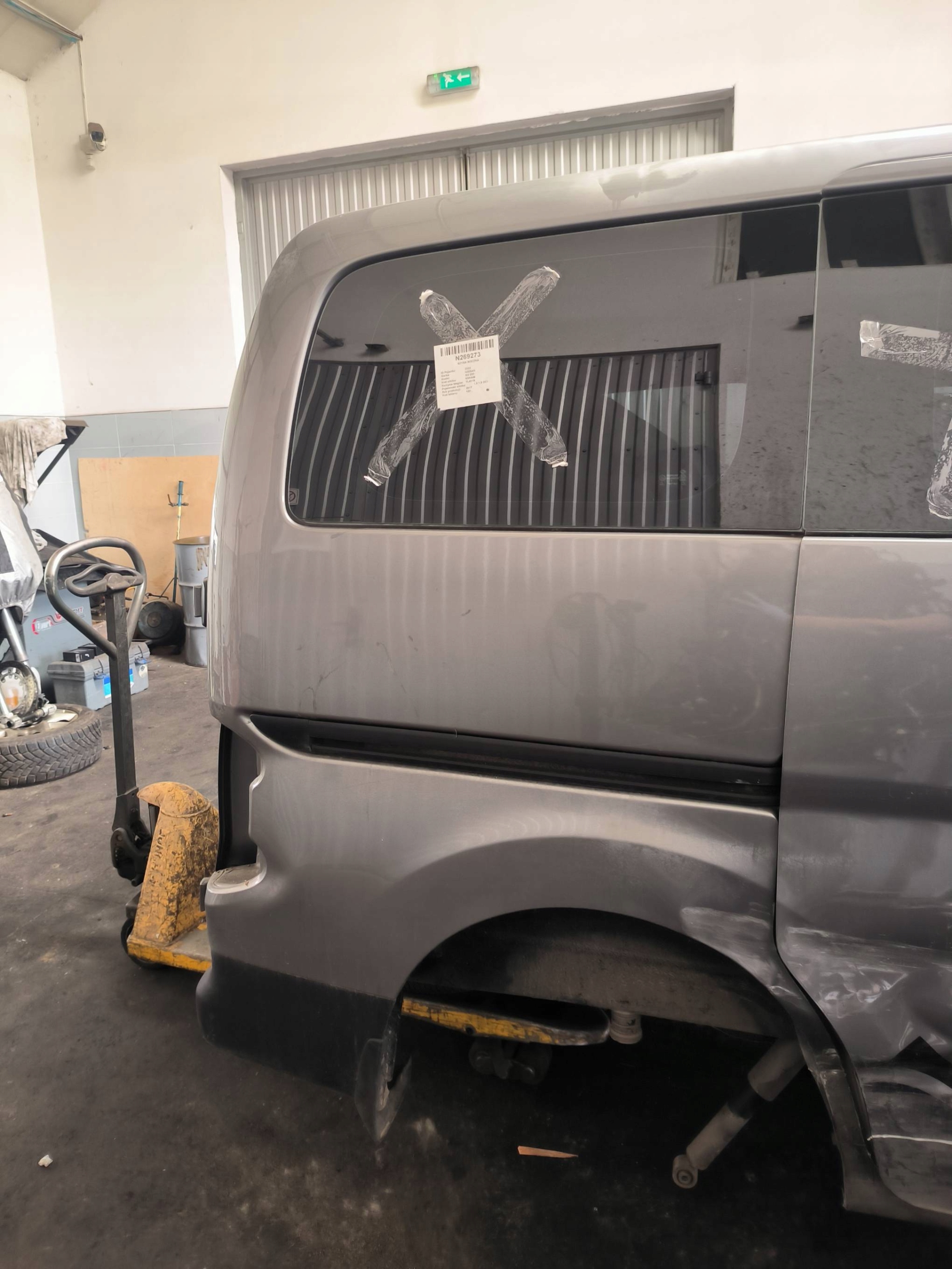 window side right rear part NISSAN NV 200