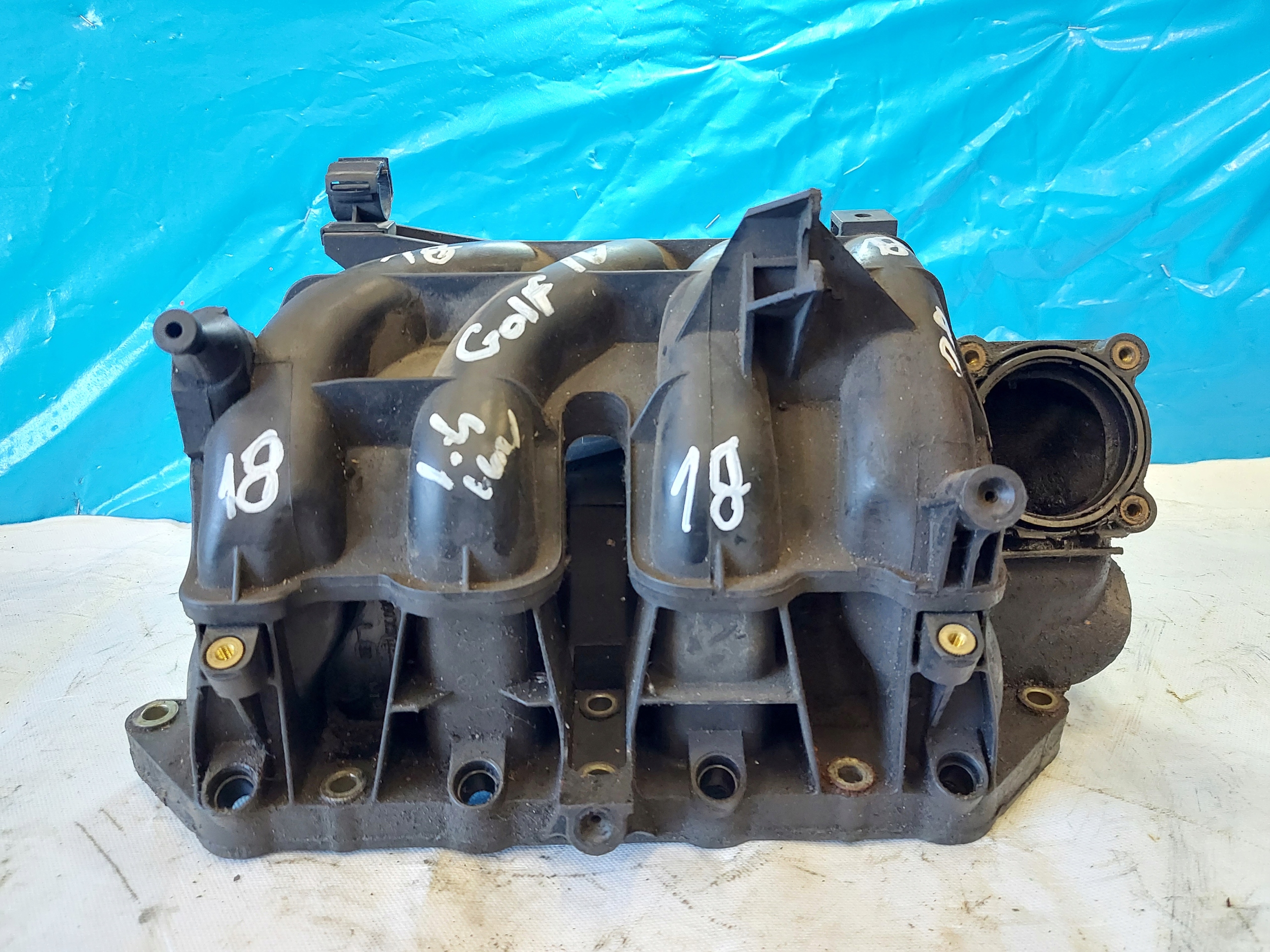 intake manifold GOLF IV 1.4 16V 036129711