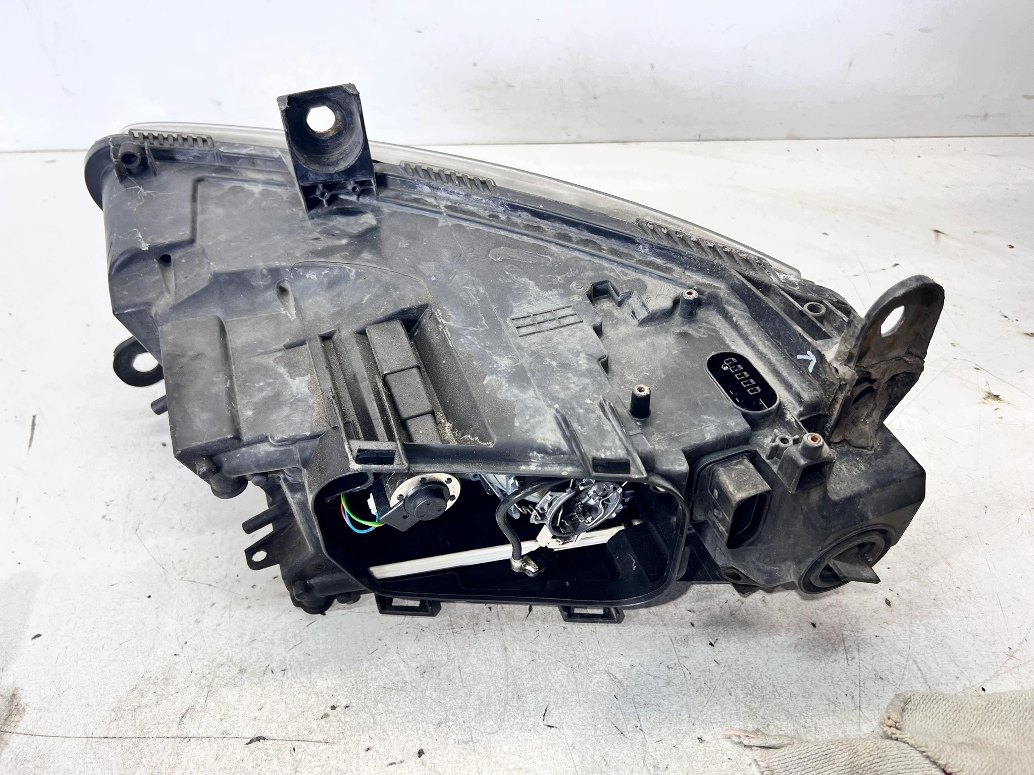 REFLEKTOR light left front AUDI A6 C6 BI-XENON 4F0941003BB 26/26