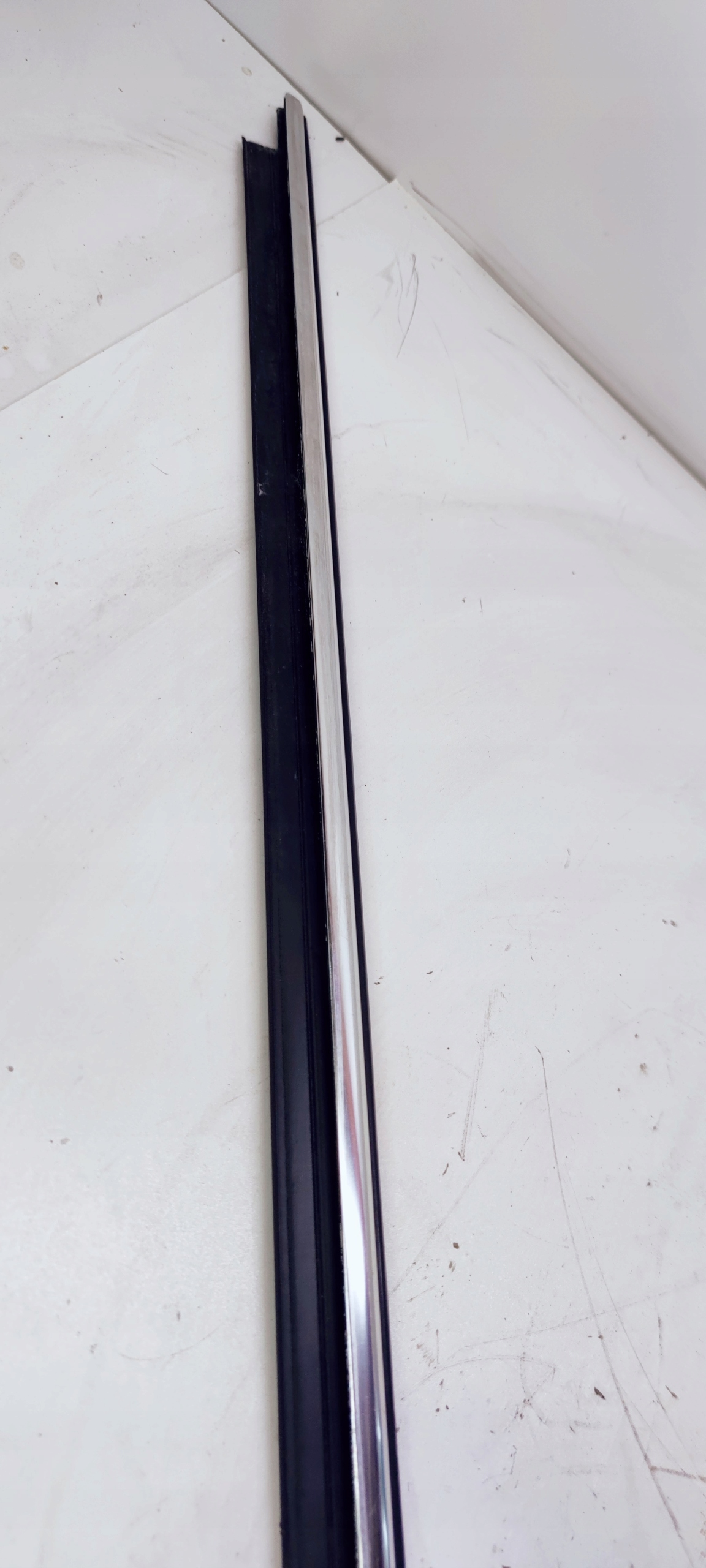 moulding CHROM door right front AUDI A5 8T0853284C