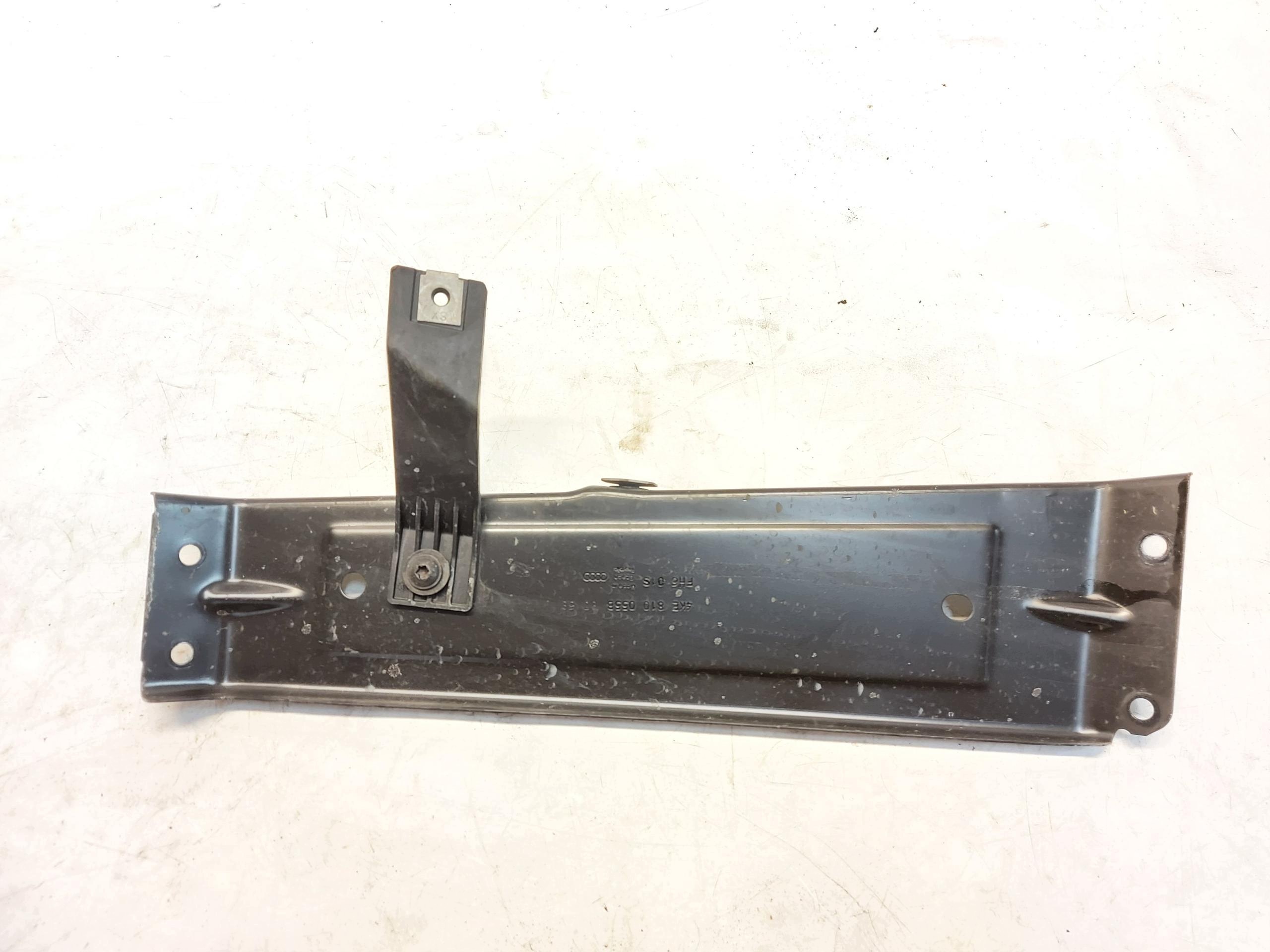Audi Q8 E-TRON SportBack console holder left left front 4ke810055b