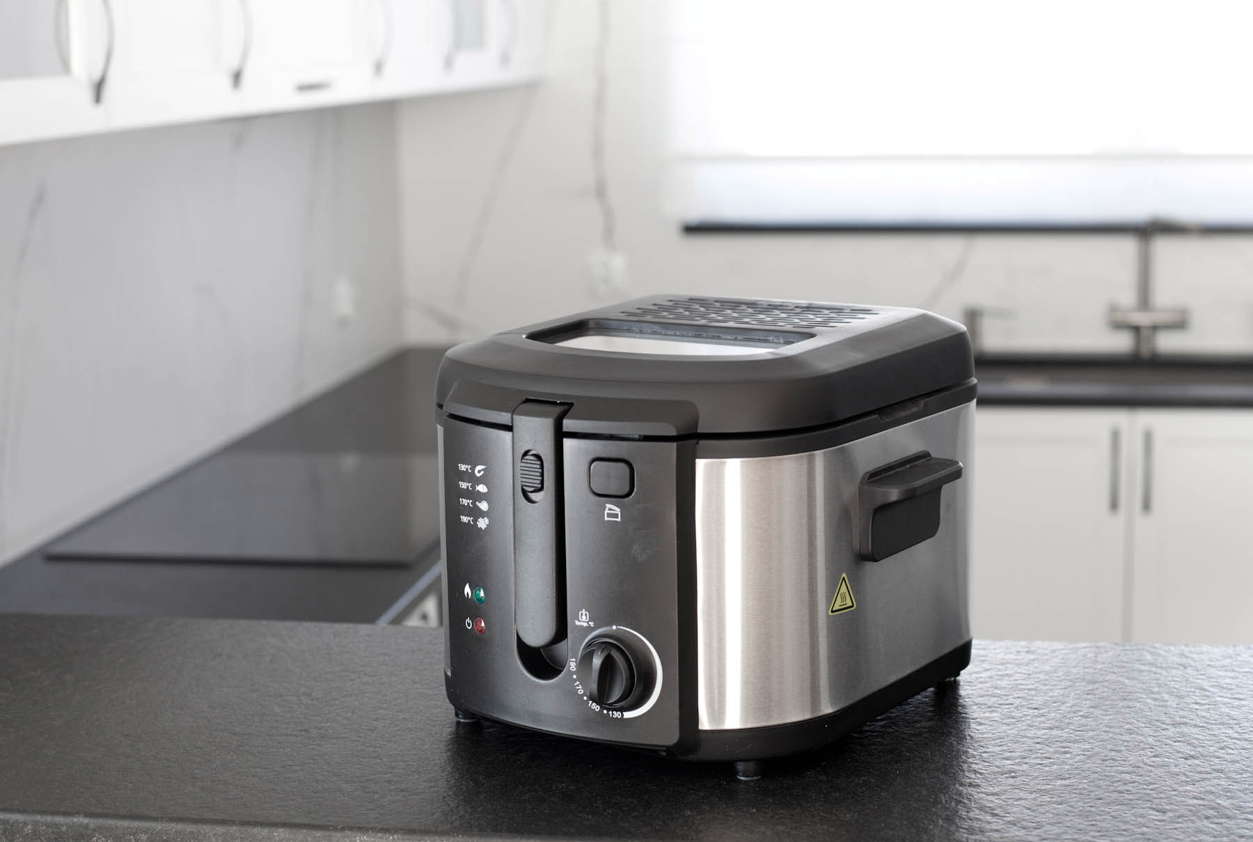 FRYTKOWNICA MAX1900W 2,6L FRYTOWNICA OLEJOWA DUŻA Marka Germin