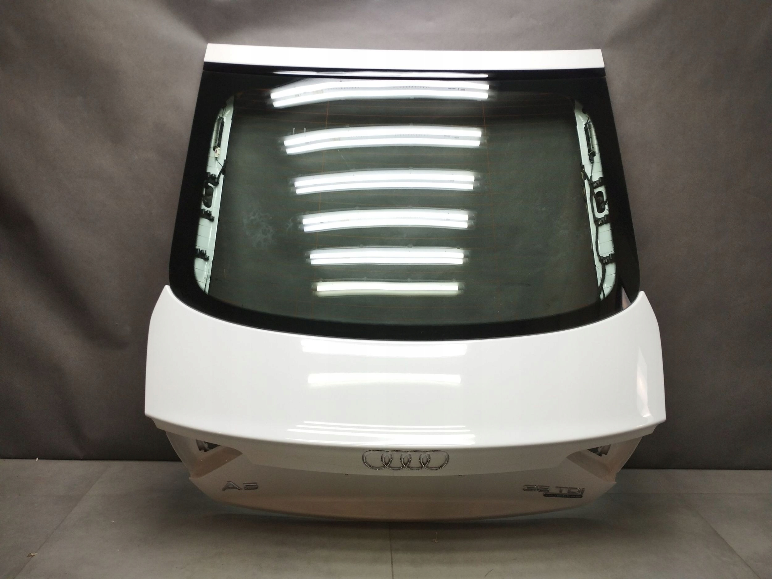 Audi A5 Sportback 8TA trunk door boot window rear part LS9R