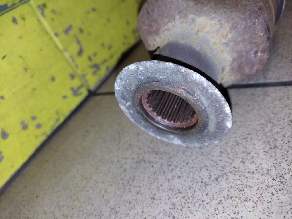 VOLVO V40 2.4 semi-axis right front