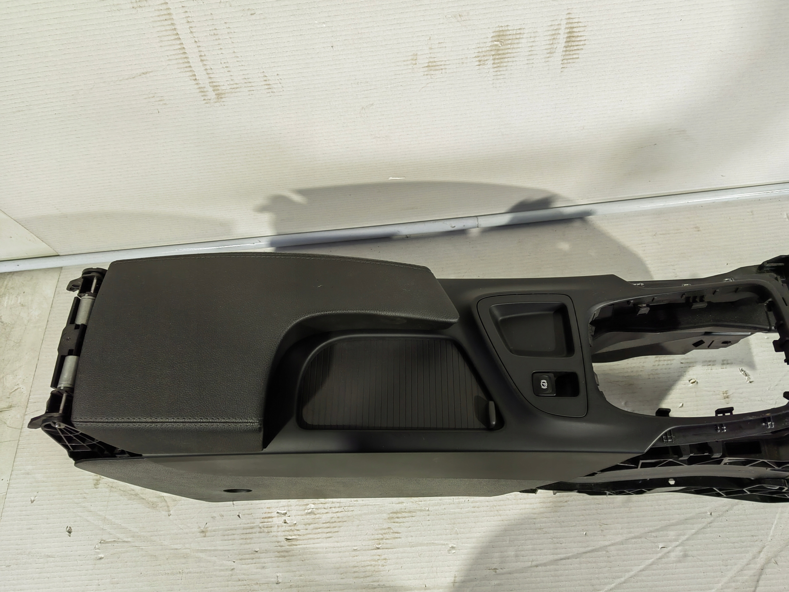 opel INSIGNIA A РЕСТАЙЛИНГ тунель середина