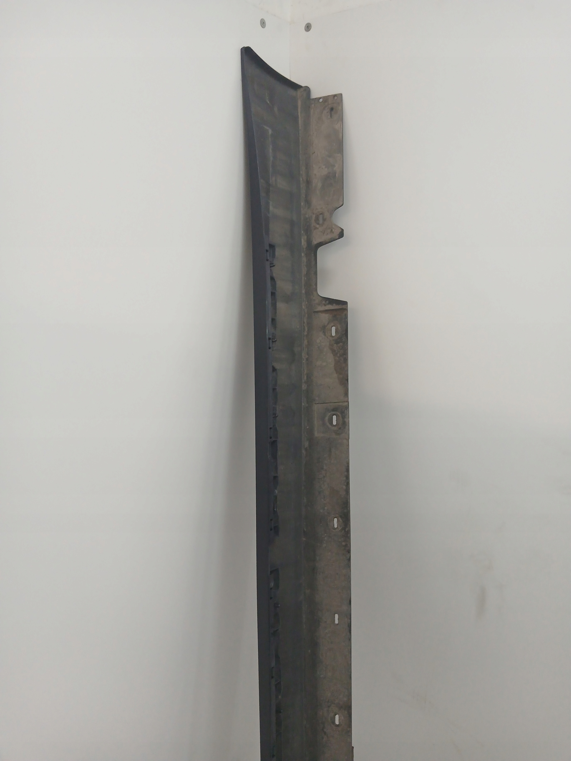 moulding threshold right BMW E90 E91 LIFT 668/9