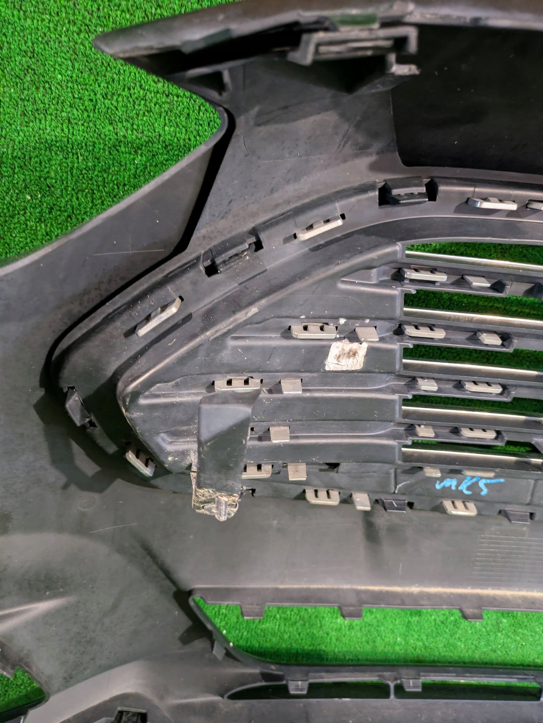 nárazník přední předek FORD MONDEO MK5