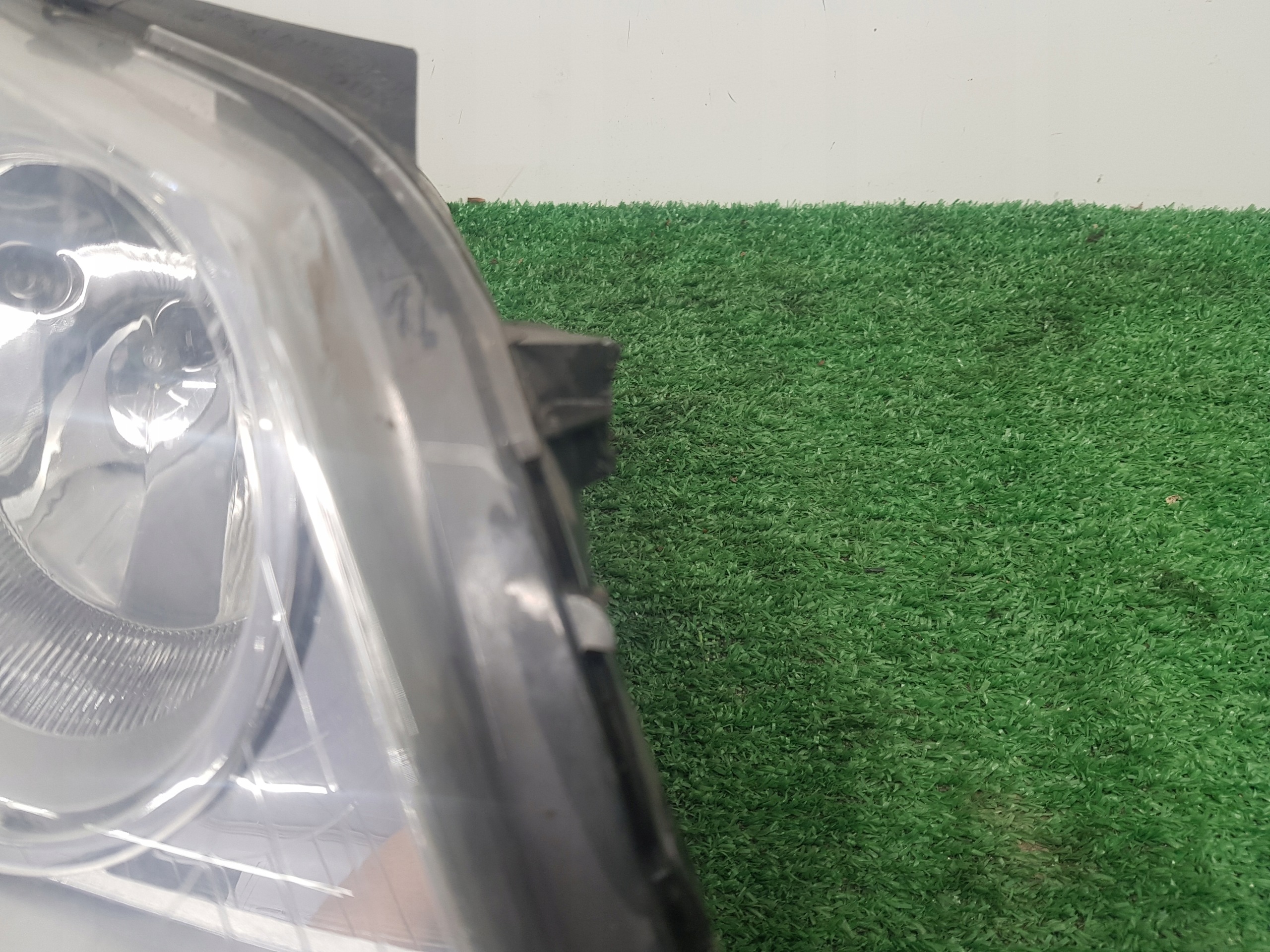 light right front VOLKSWAGEN POLO 4 6Q1941008AT