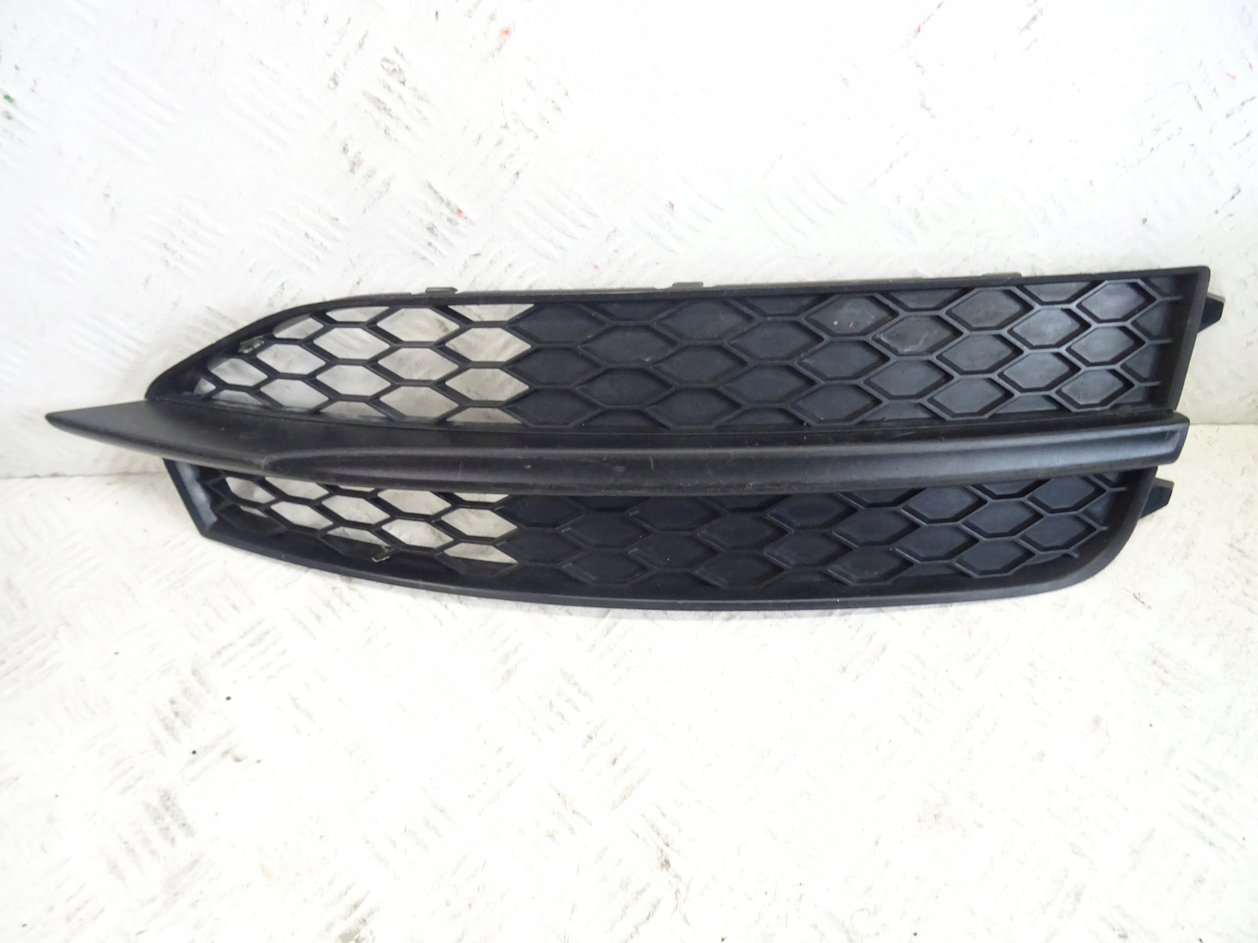 grid of a bumper front front right AUDI A7 C7 S-LINE 4G8807682B