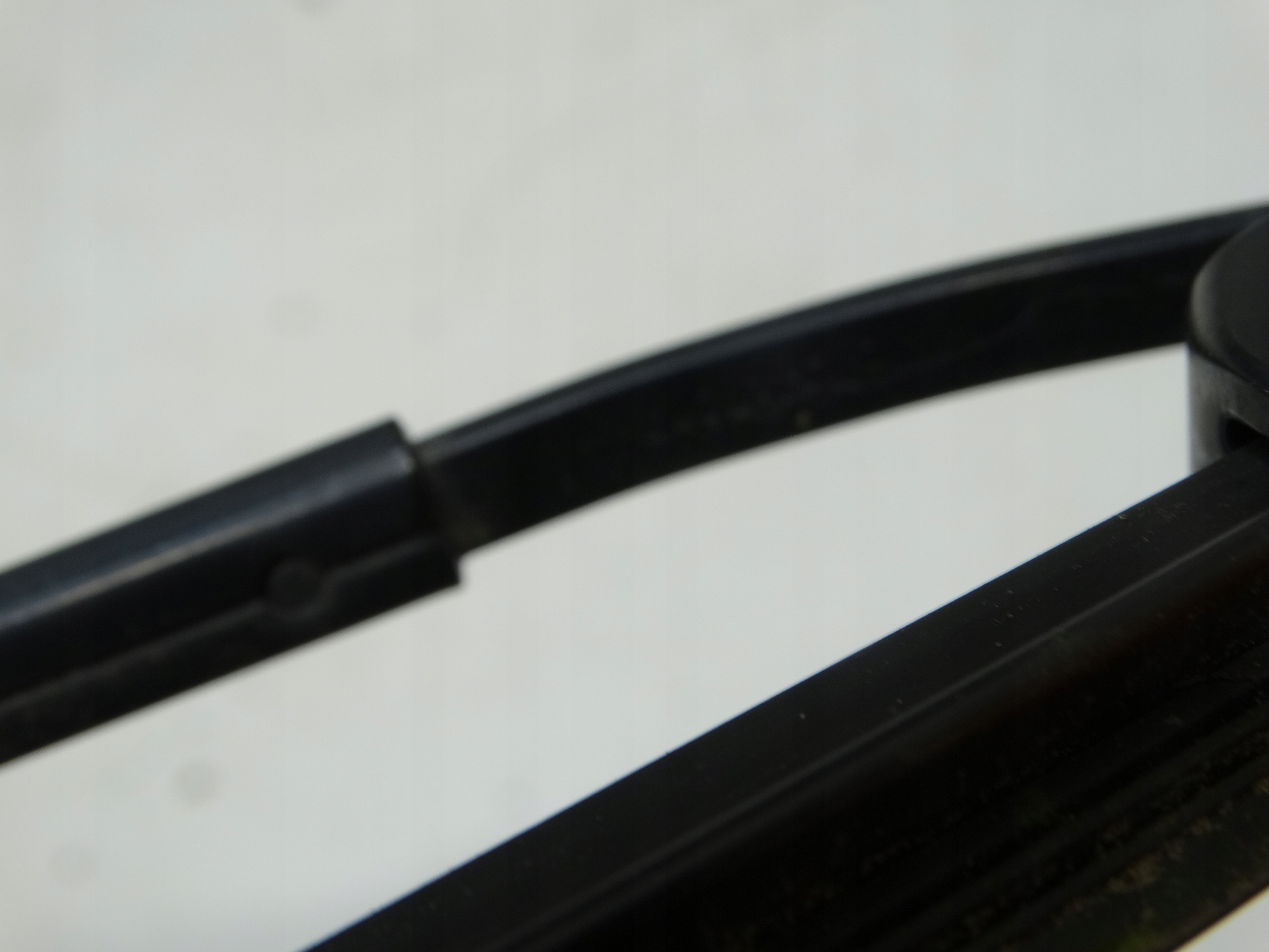 wiper arm right front MAZDA 2 DE 2011R. B62864