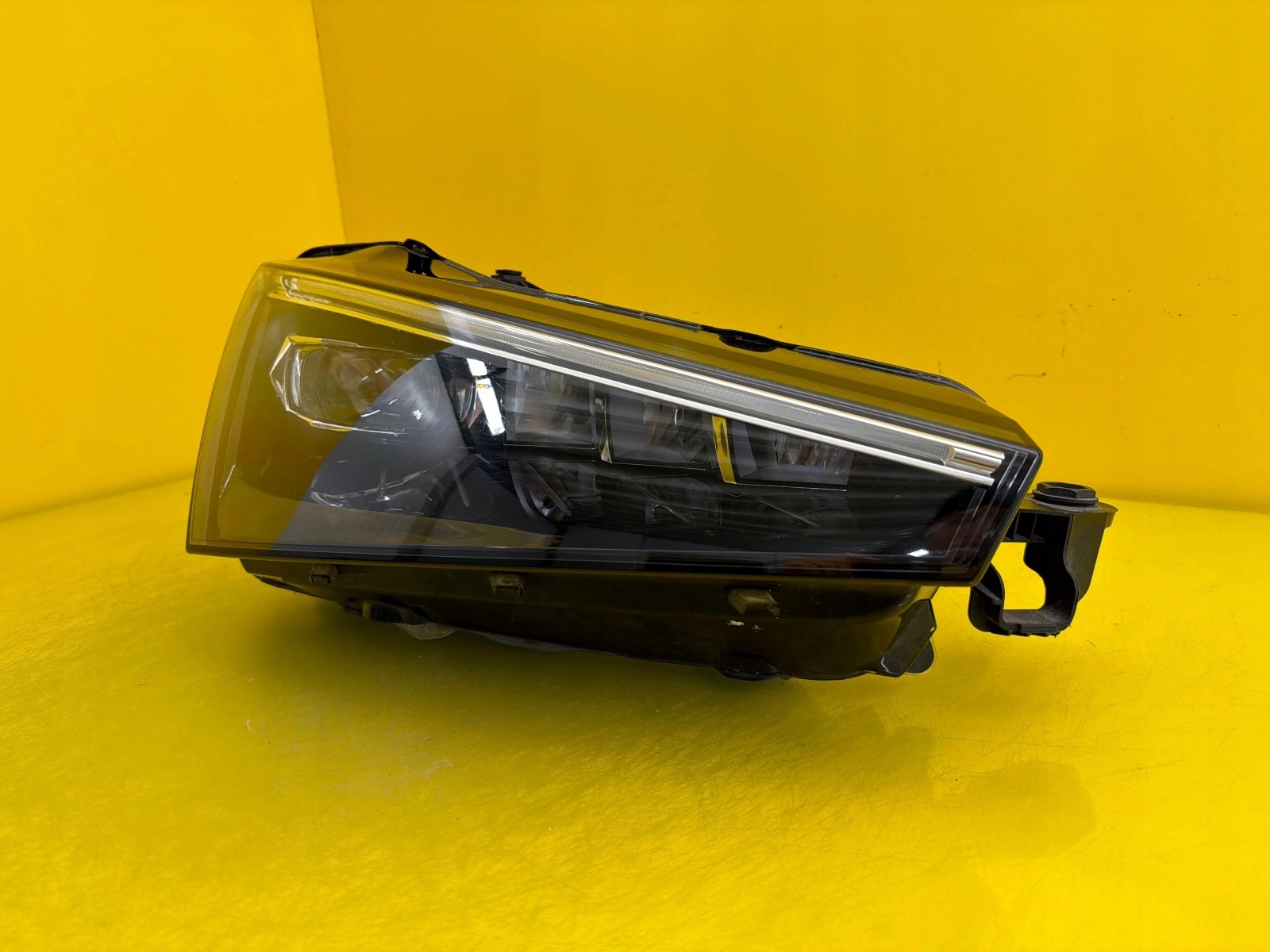 světlo pravá Skoda Scala Full Led 657941016A