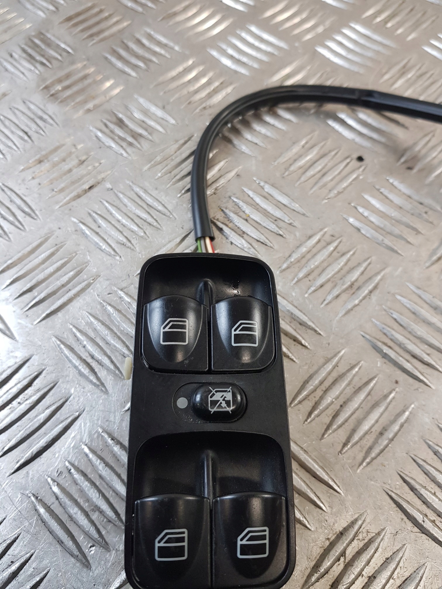 PANEL window control switch A2038210479 MERCEDES W203 KOMBI 03R
