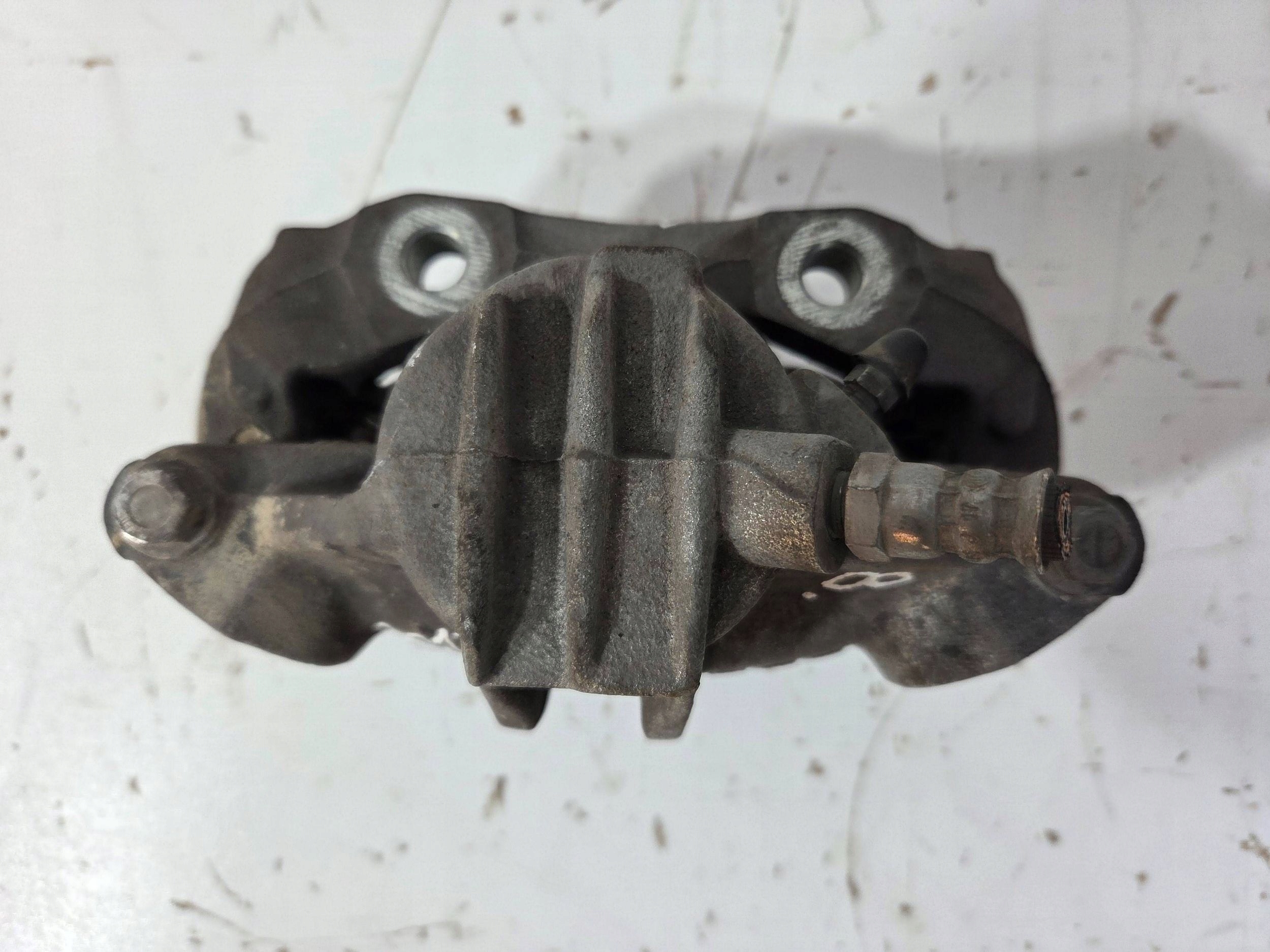 Peugeot 208 caliper brake front left 0204Y01131 (B636)