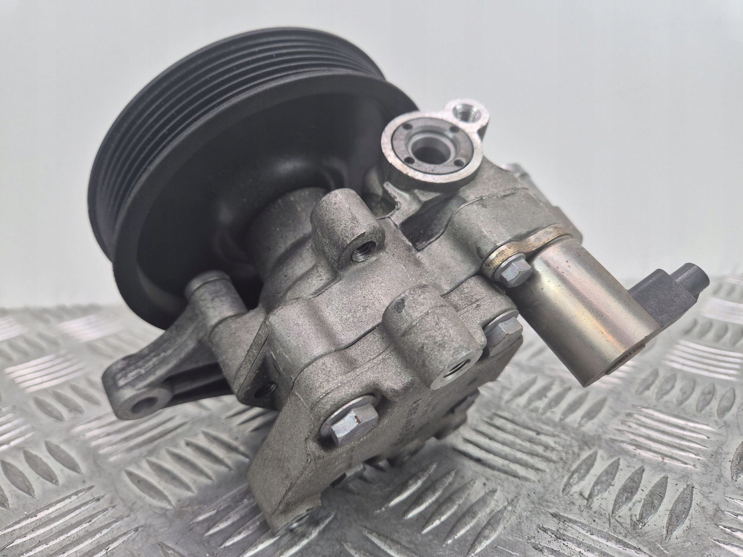 Mercedes E200 CGI W212 Pompe direction assistée A0064666801