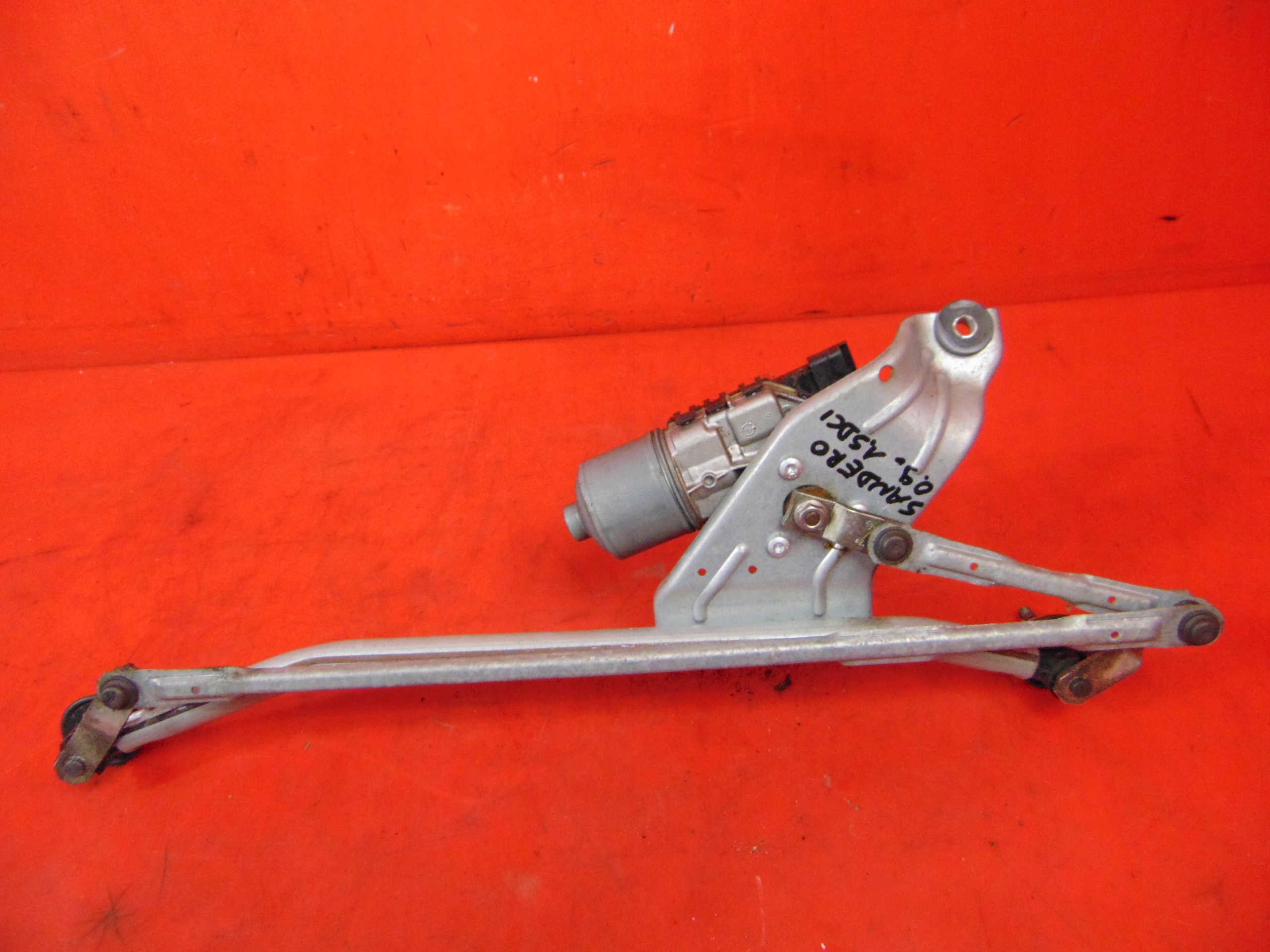 DACIA SANDERO 1 and wiper mechanism front EU