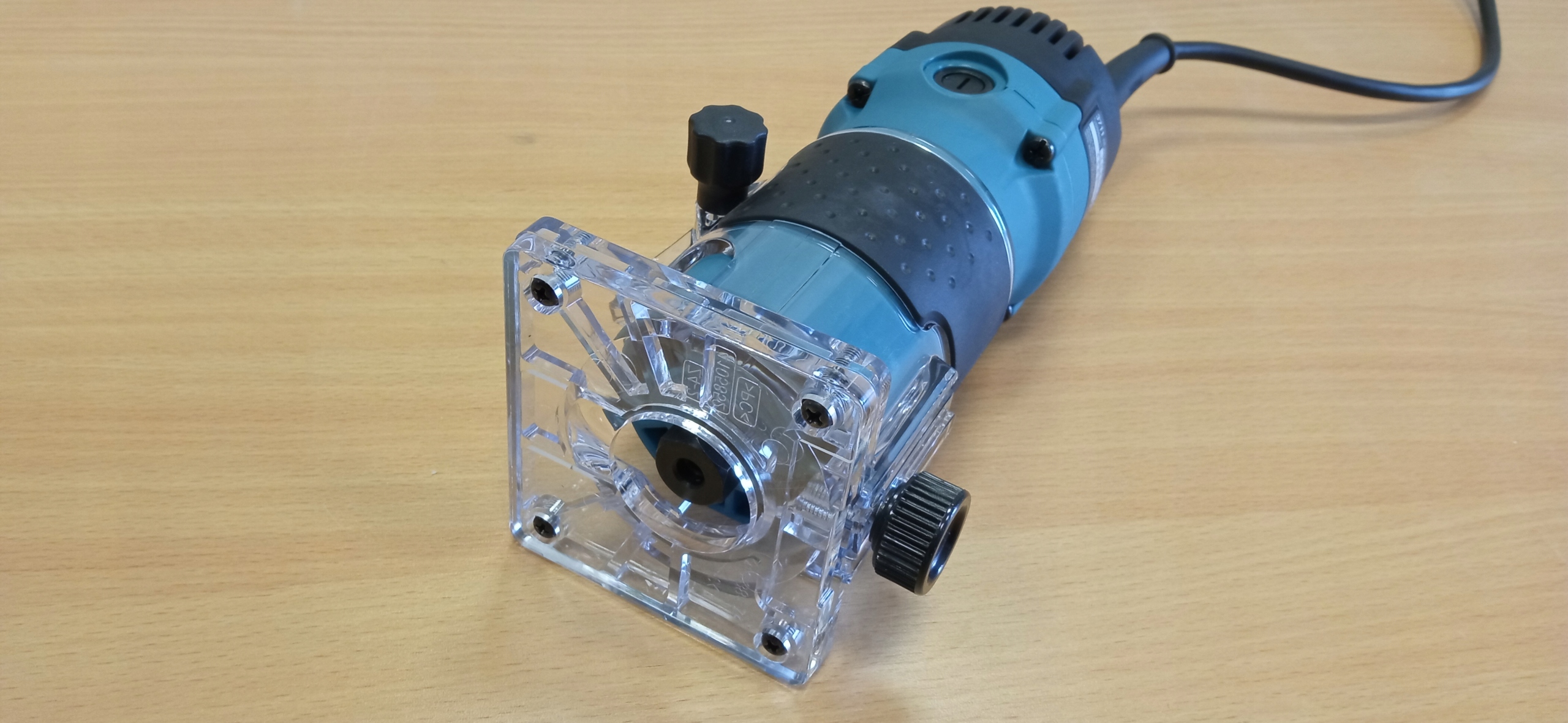 Frezarka DO KANTÓW KRAWĘDZI MAKITA 3711 Marka Makita