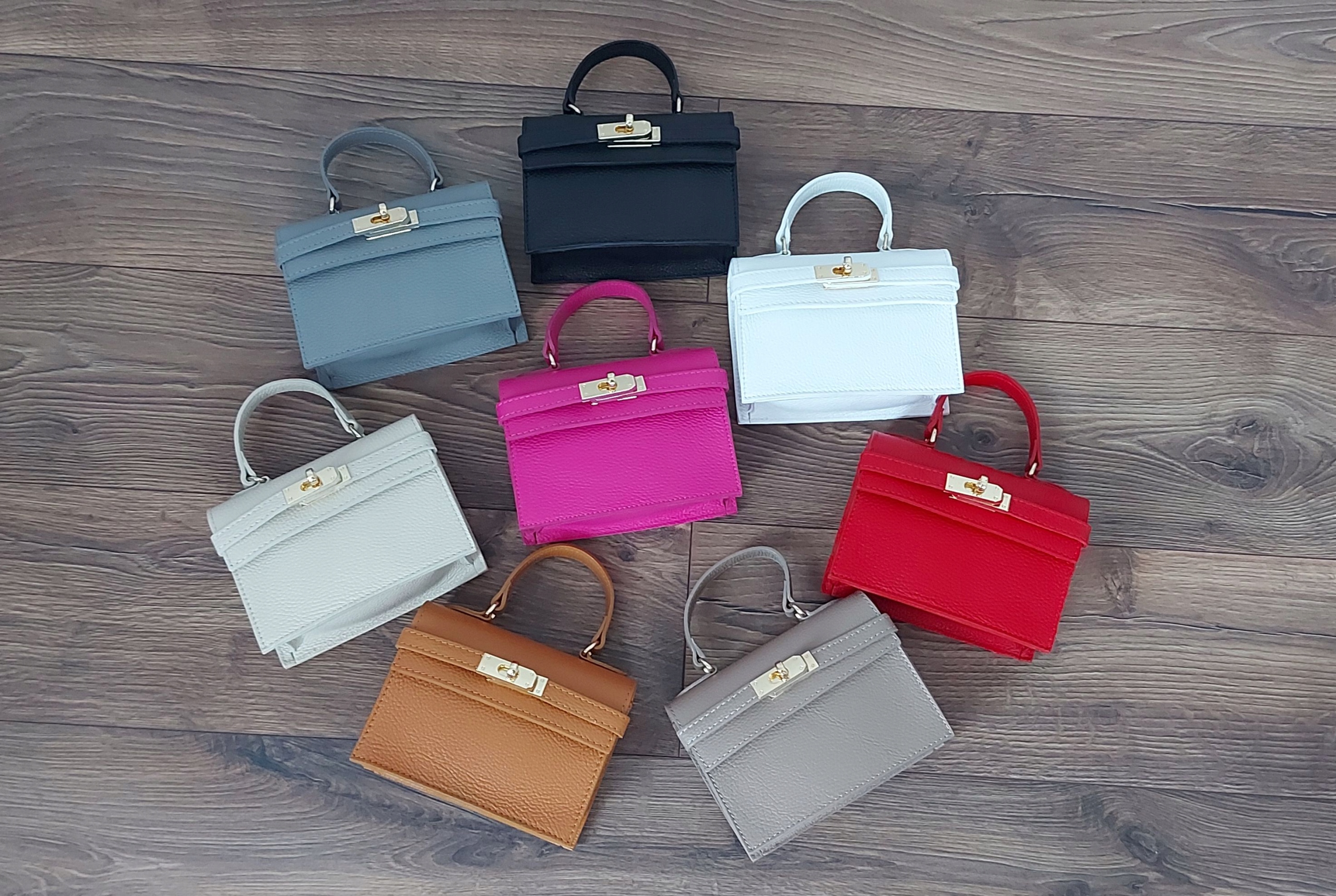 Duża włoska torba A4 skóra shopper kłódka Camel Cechy dodatkowe breloczek kieszonka na telefon nóżki ochronne organizer