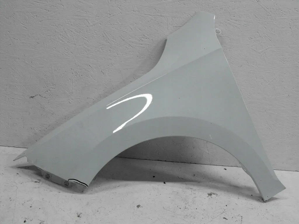 EMM3172 - Skoda Rapid Lift Крило переднє ліве 17R--