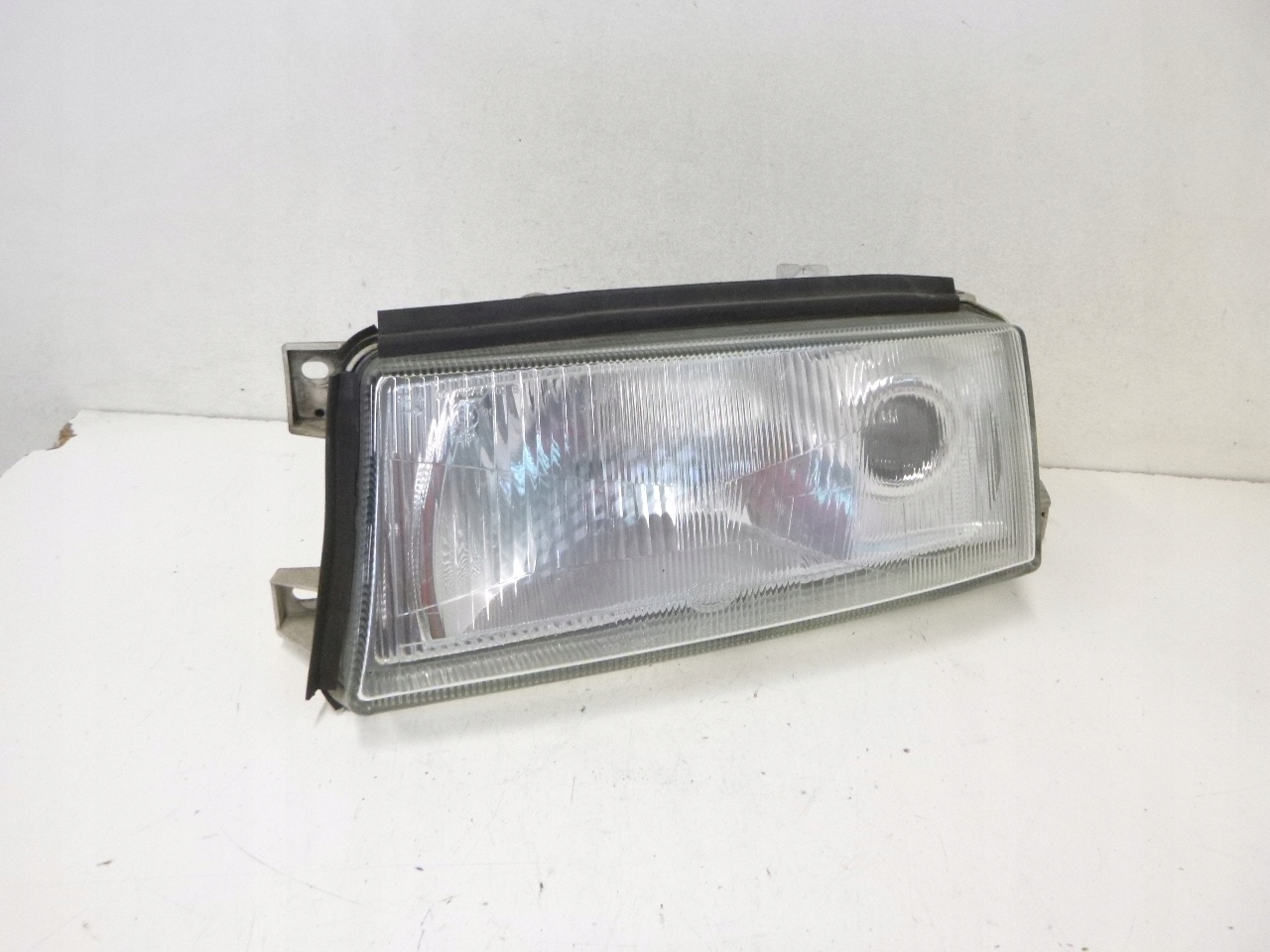 light front Skoda Octavia 99r.