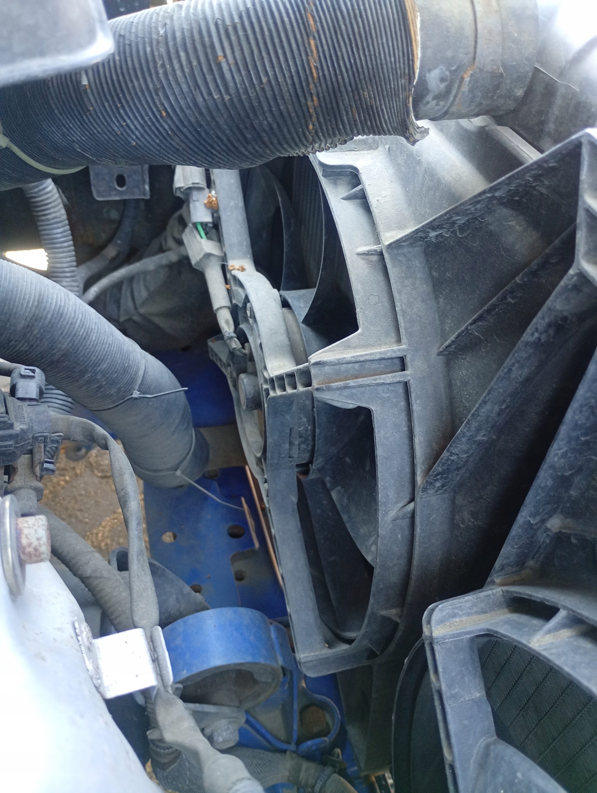 VENTOLA Motore radiatore Kia CERATO 1 e 04-07 1.6