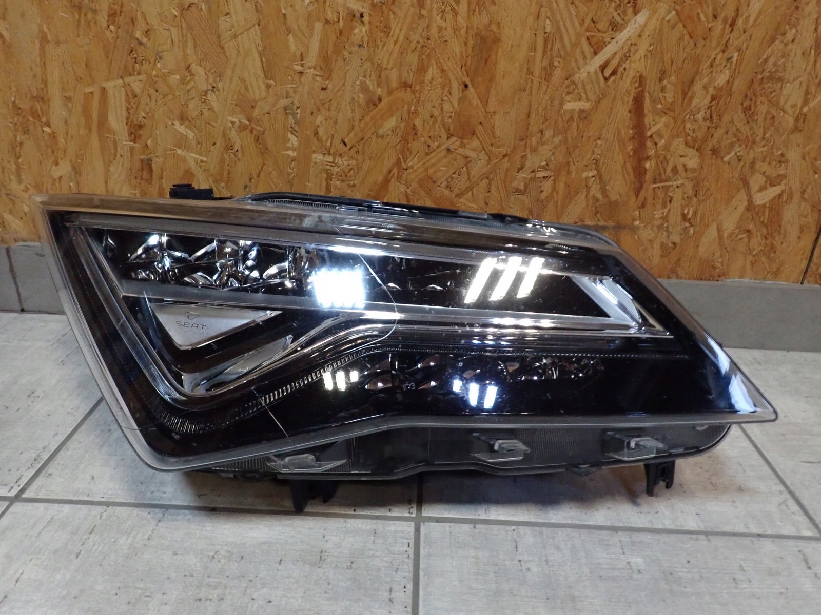 фара правая full led seat Ateca 576941008F