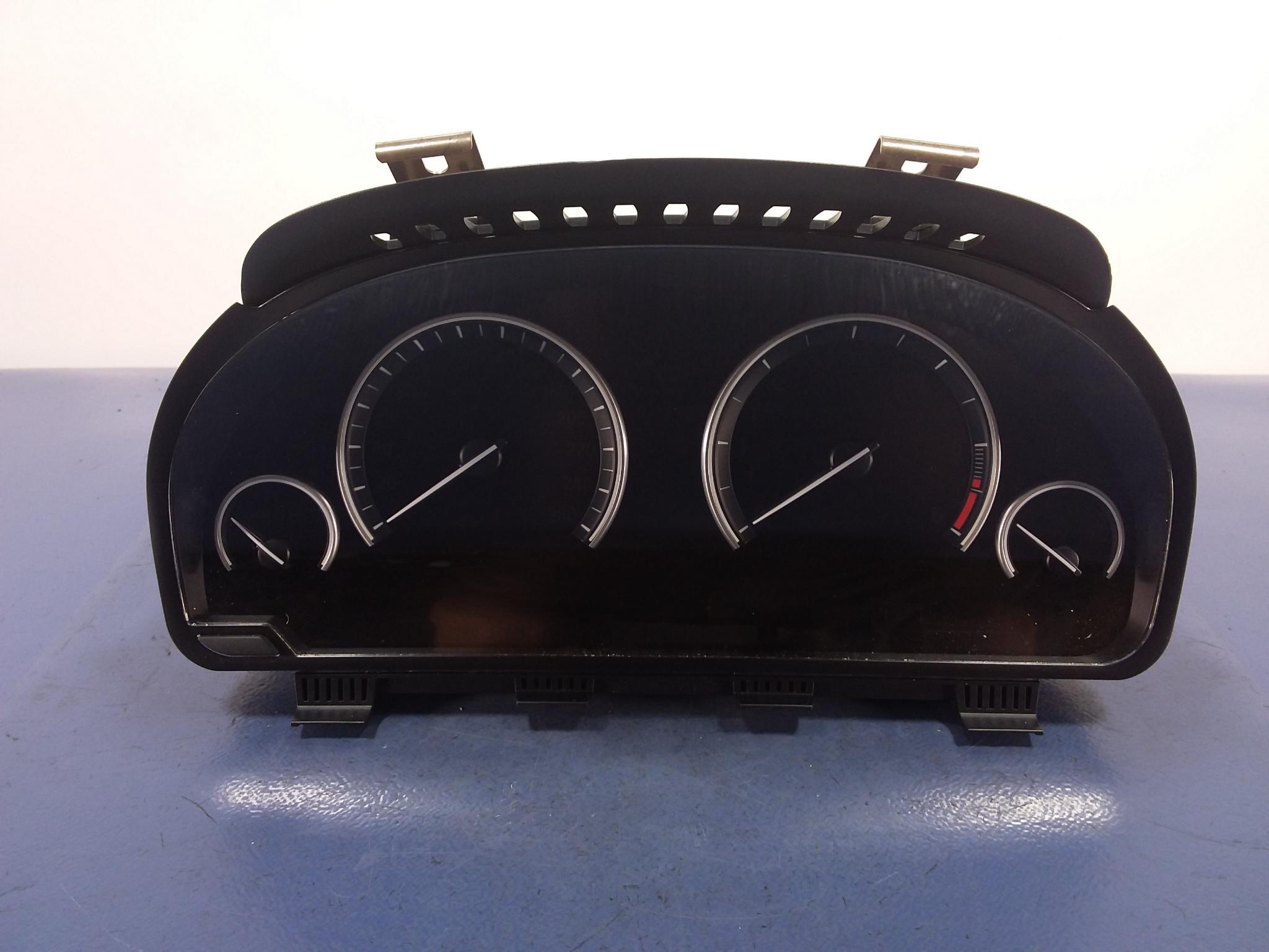 BMW 5 F10 F11 LCI LICZNIK ZEGARY DIESEL EU 6844029