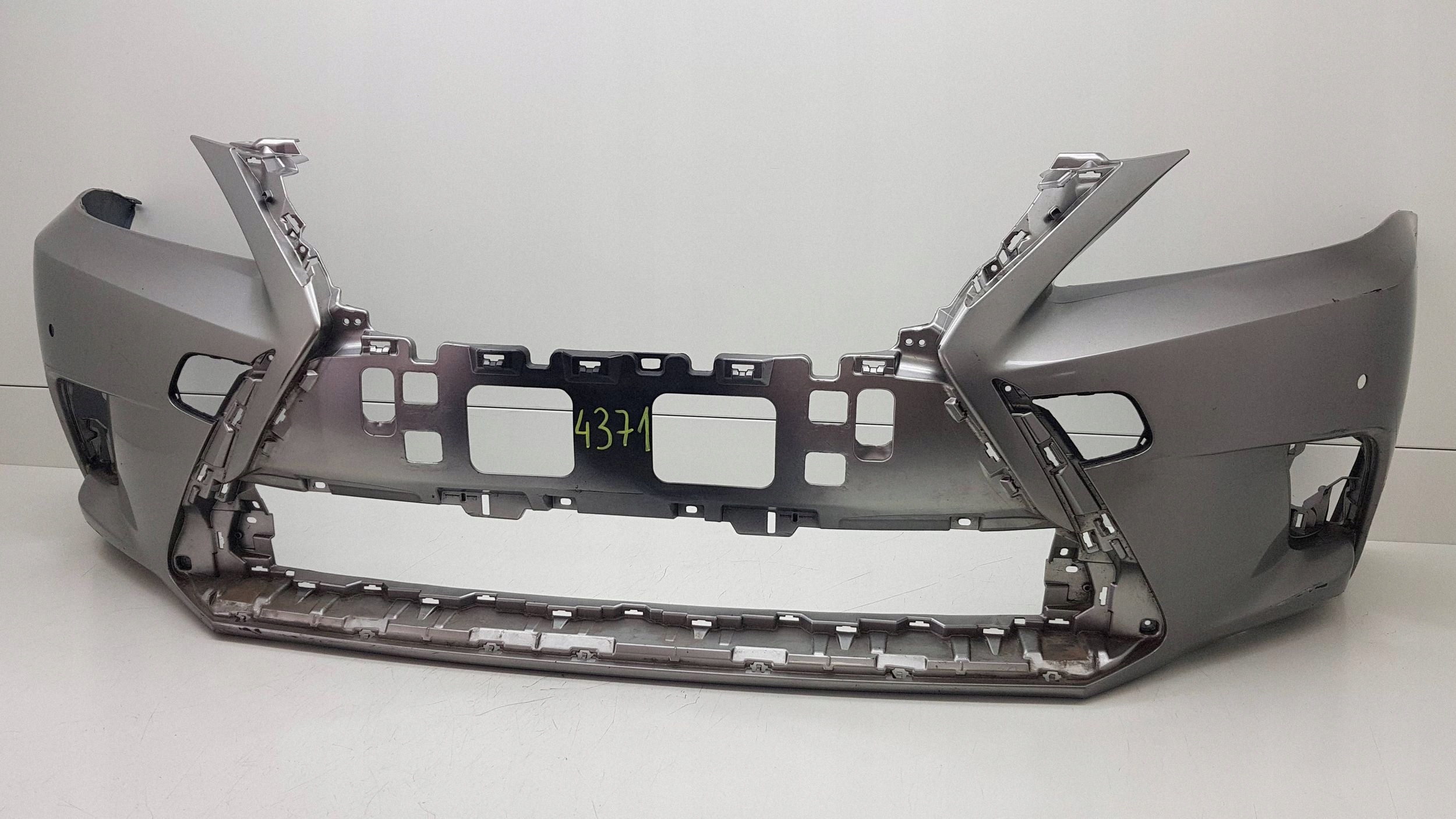 LEXUS CT 200 2014 - bumper front 52119-7250
