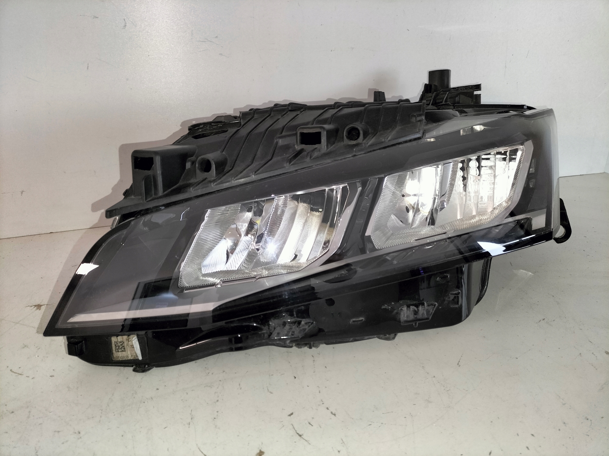 light front reflektor left PEUGEOT 308 III T10 21- FULL LED