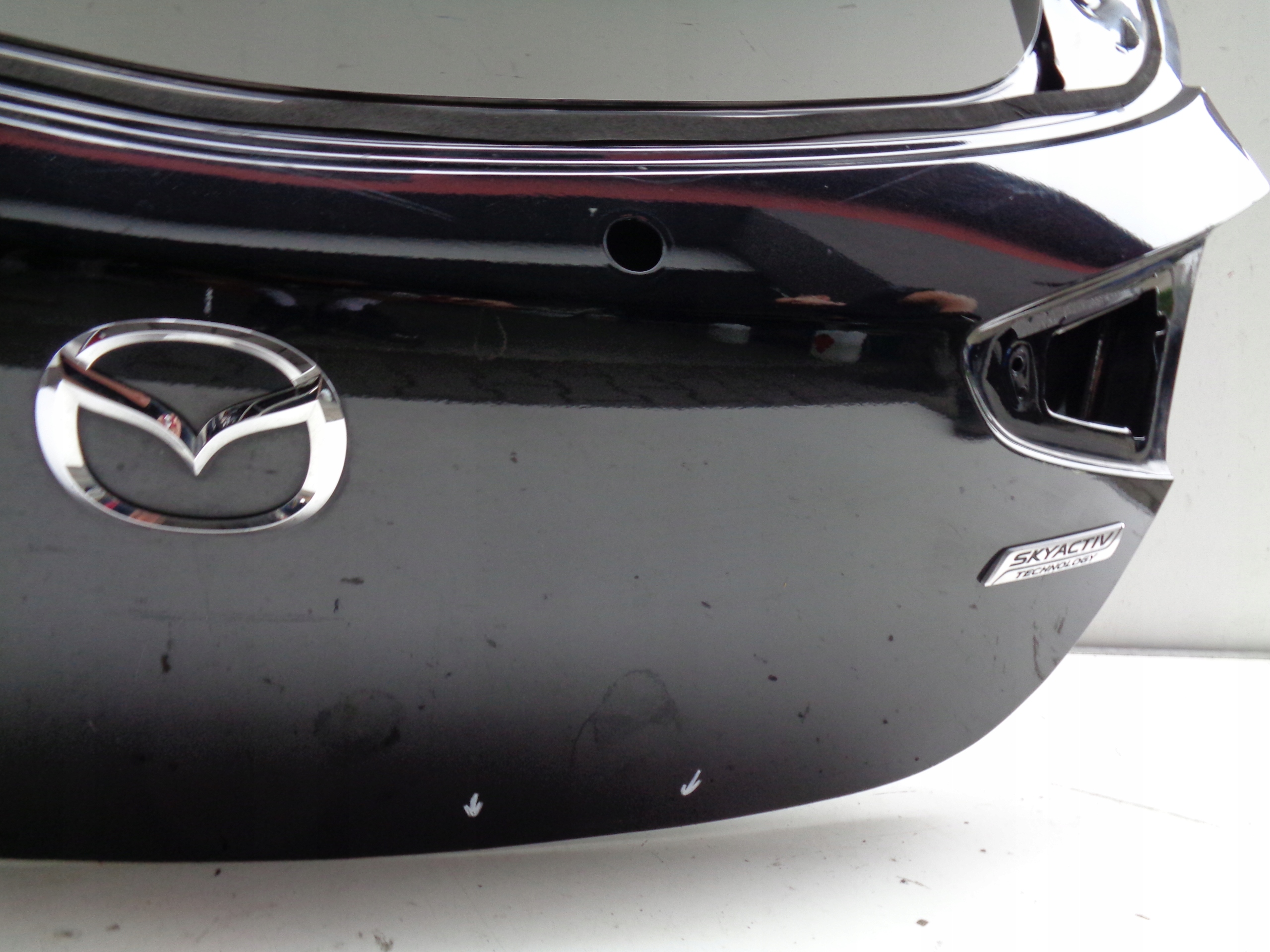 HECKKLAPPE MAZDA 2 14- NR 37006