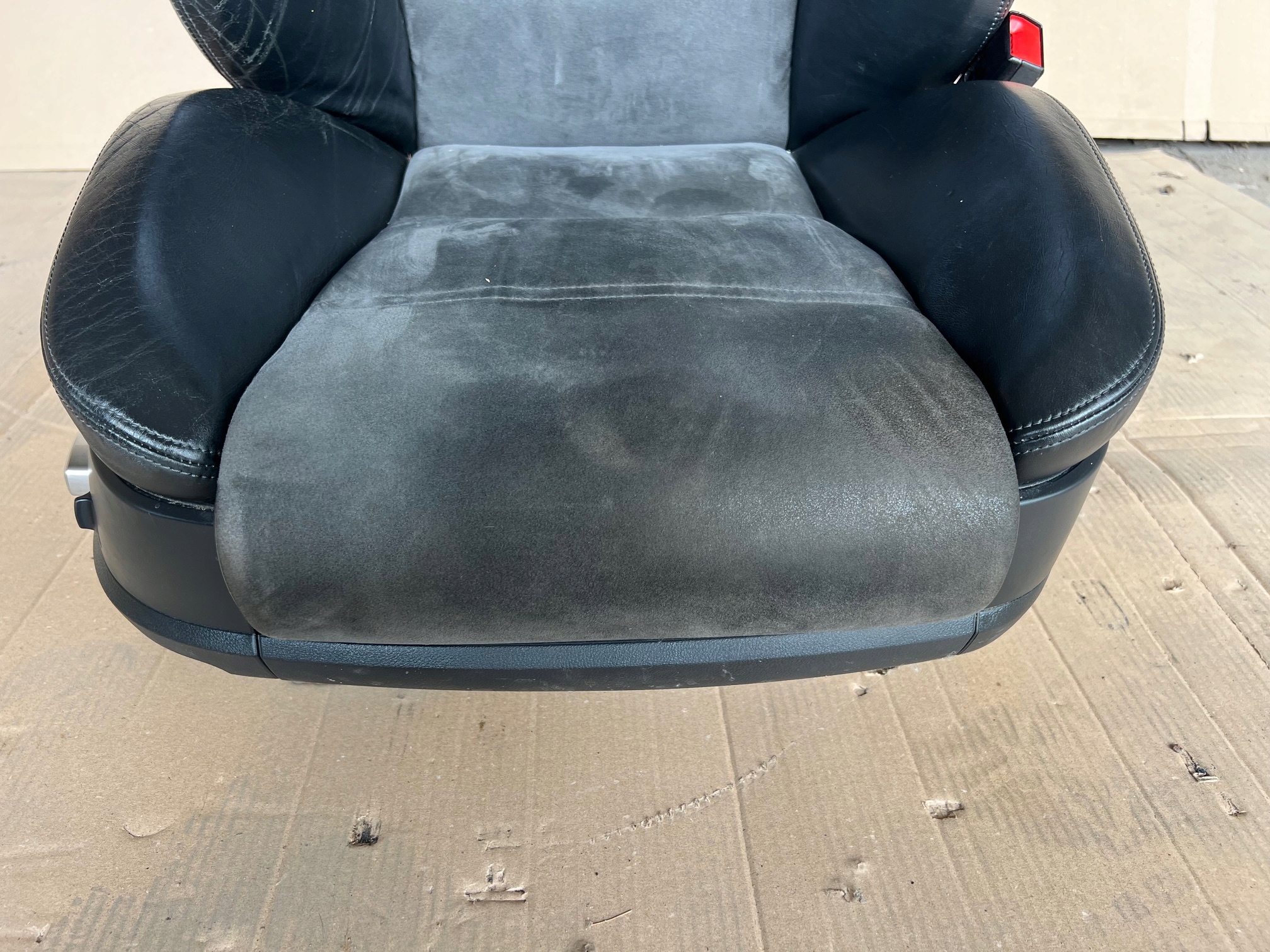 AUDI A8 D3 seat of the passenger right front semi leather ALCANTARA electrics