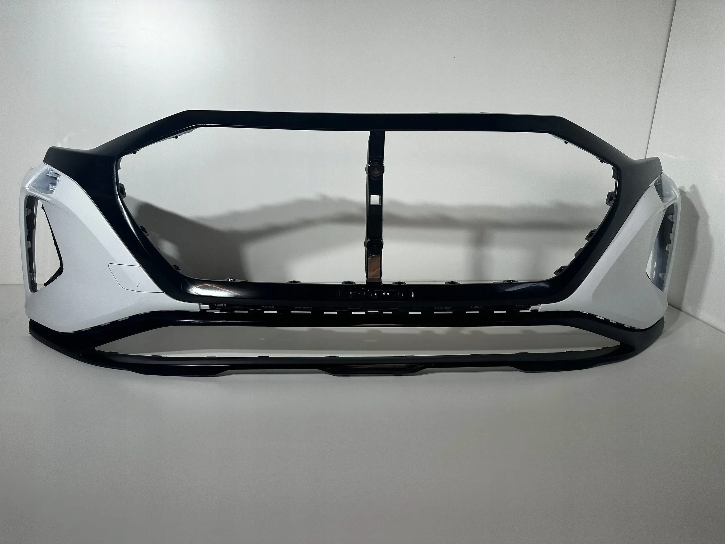 Audi Q8 2023 Zderzak przód przedni E-Tron Producent części Audi OE