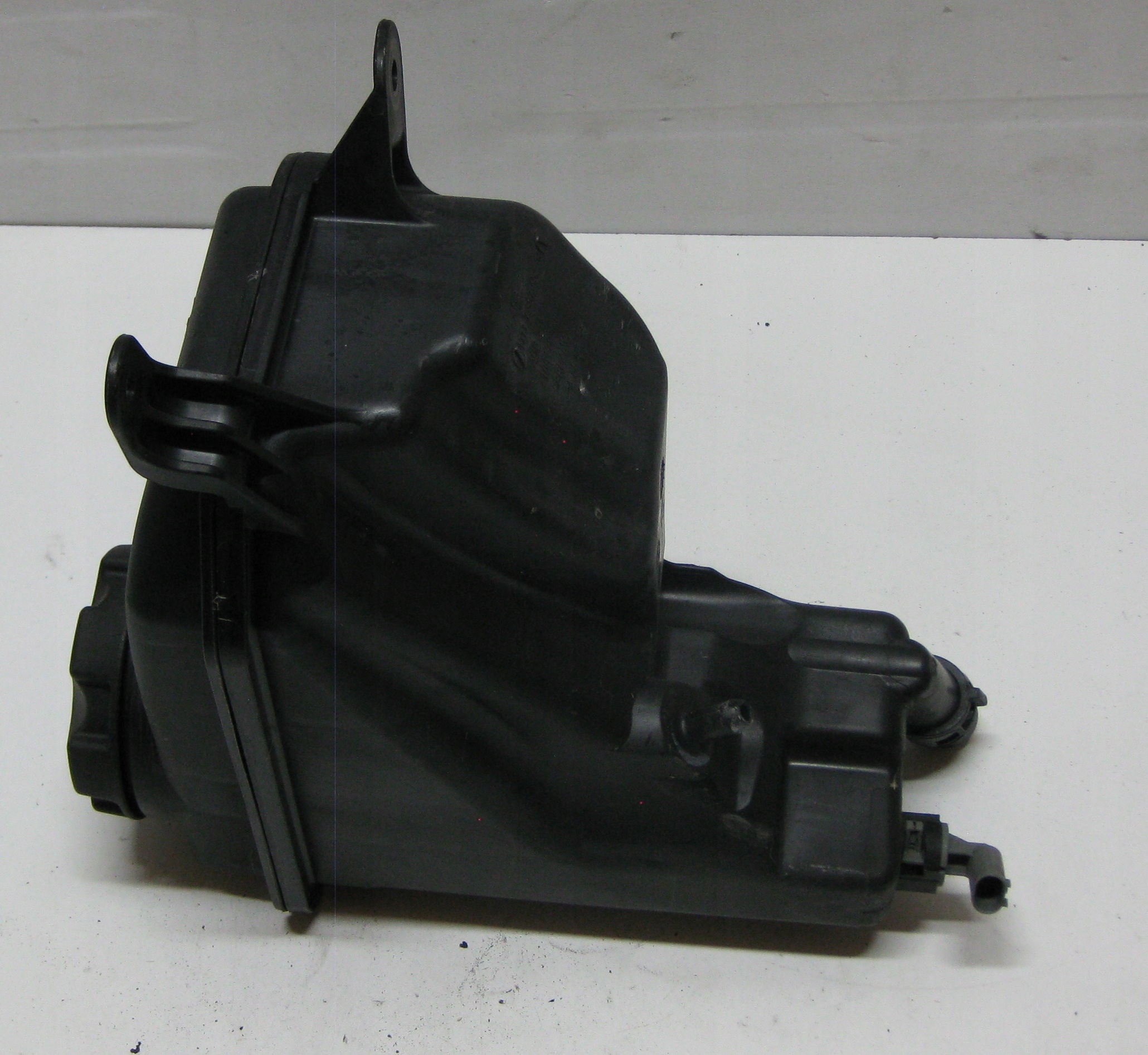 BMW E87 08R Réservoir eau 7567462