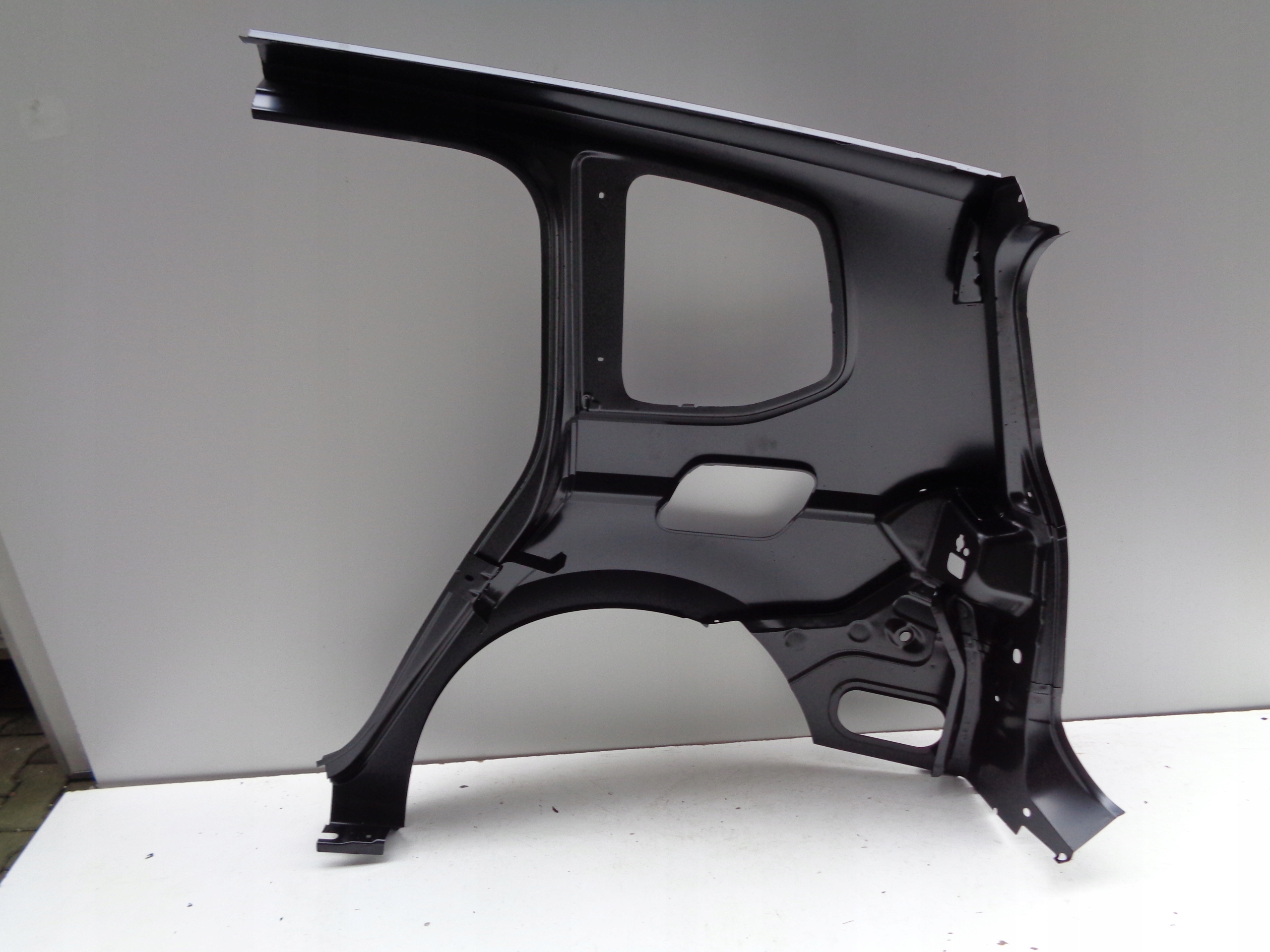 fender right rear VW TOURAN 5TA 16- NR 50003