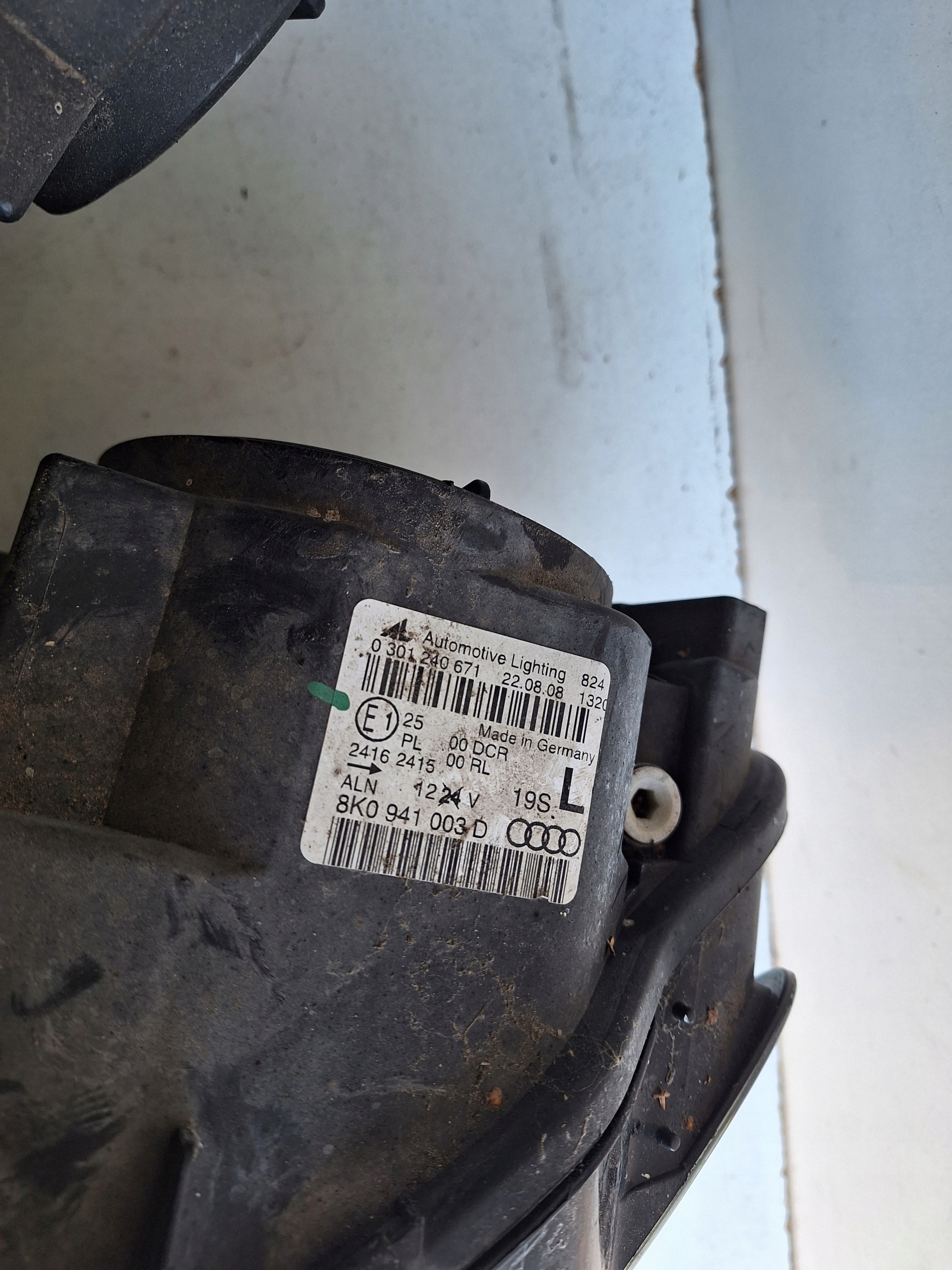 AUDI A4 B8 8K 08-11 light right XENON UK