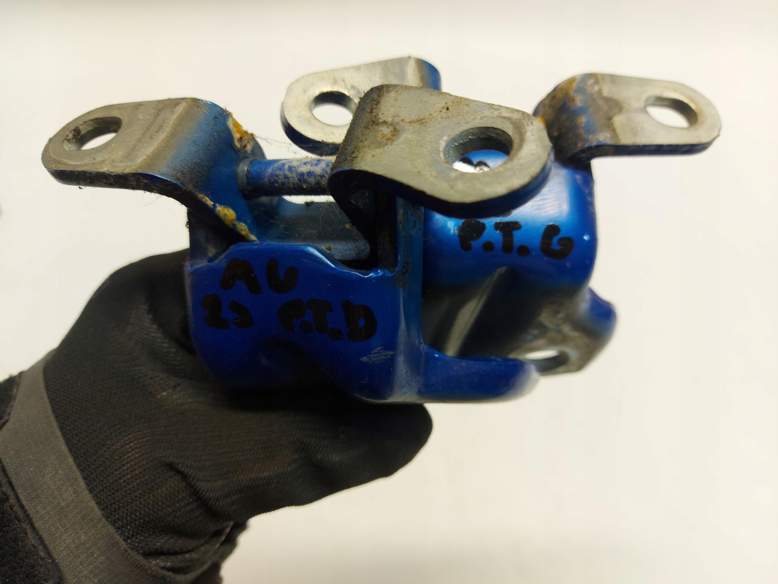 MG ZS hinge door rear part right gora dol komplet