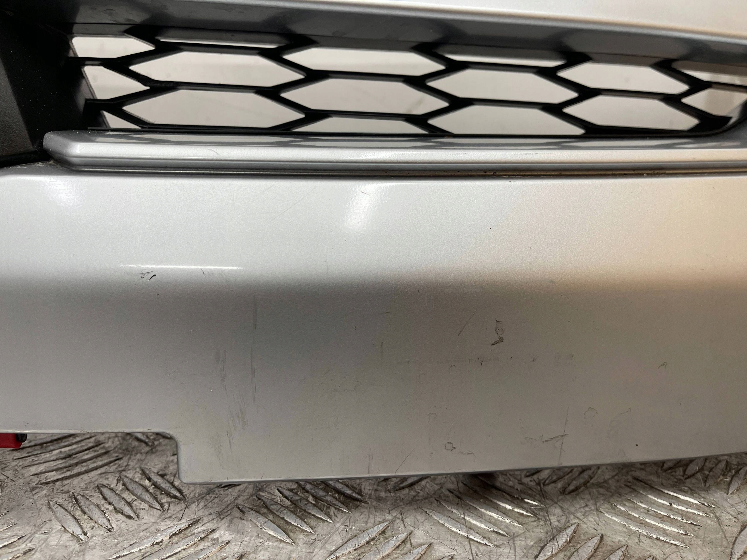 Grille Mitsubishi L200 19- 7450B291ZZ