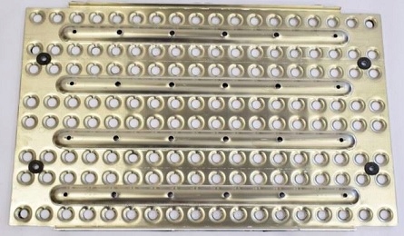 PODEST SRODKOWY VOLVO FH4 METALOWY 22570310