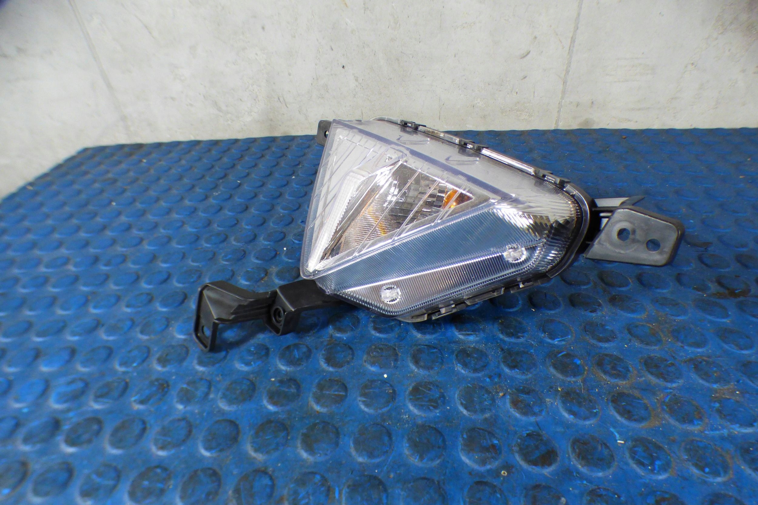 Hyundai Elantra VI light indicator right 92302-F2500 original st.BDB