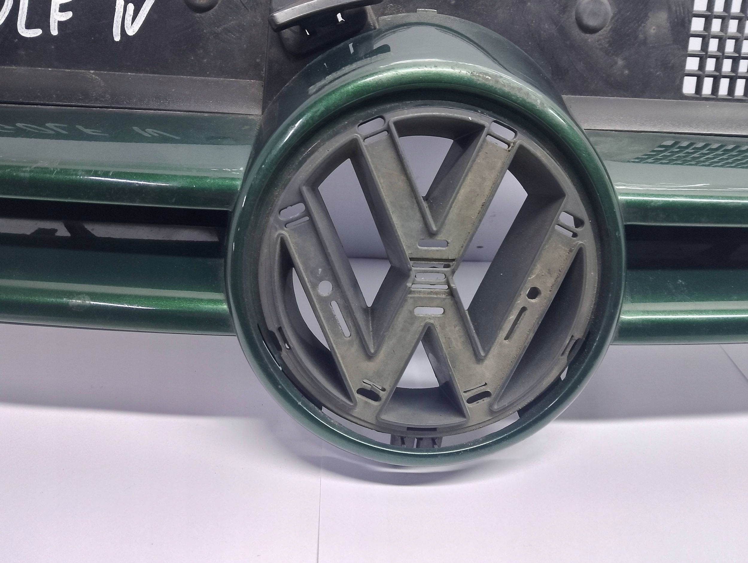 Volkswagen Golf IV 2002 grille radiator