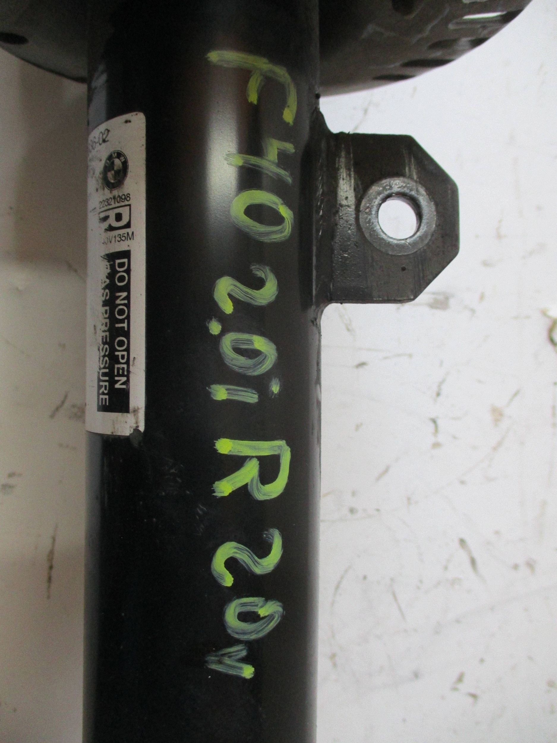 shock absorber front front right BMW 1 F40 6883936