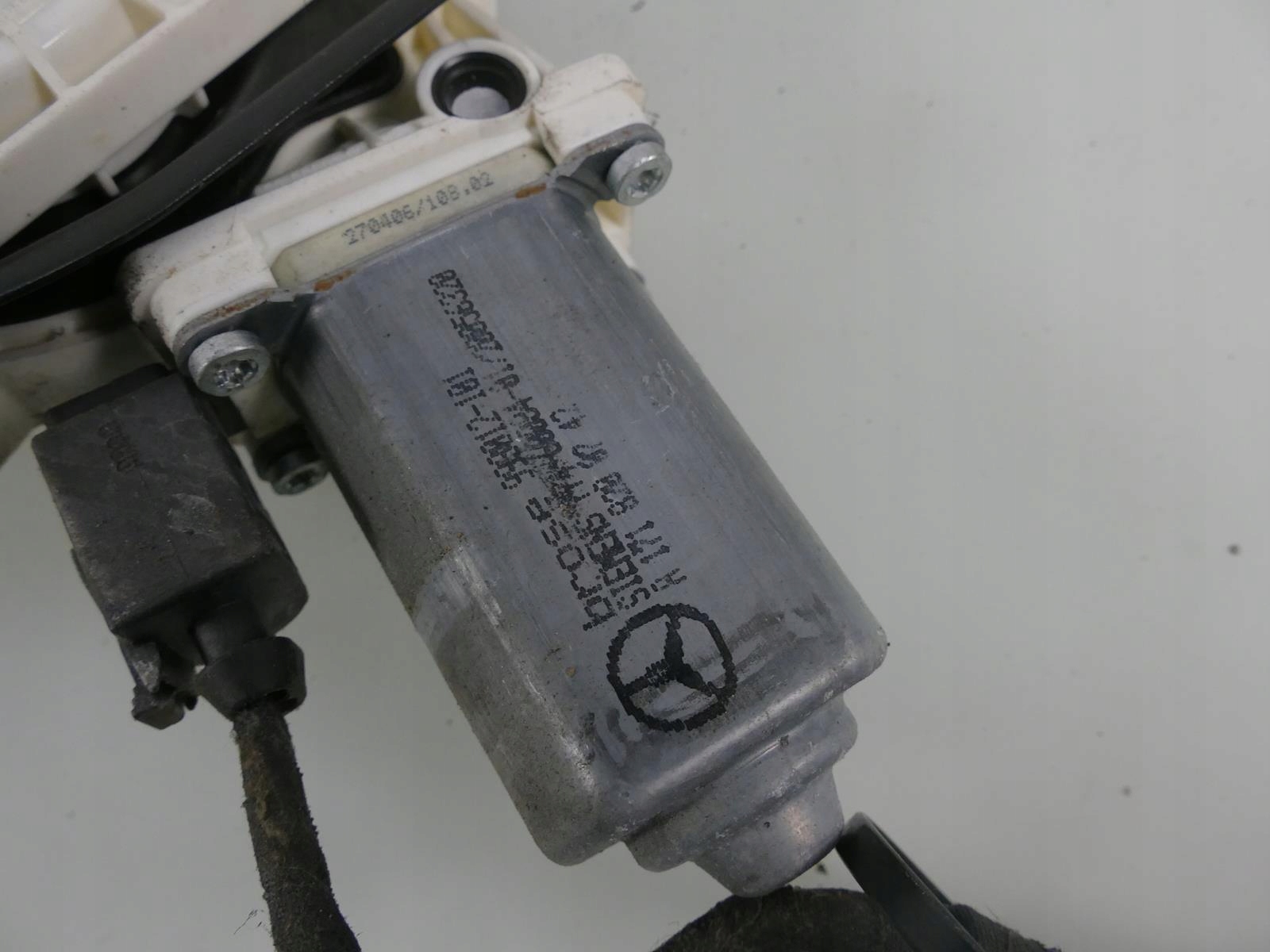 MERCEDES SLK R171 window regulator left rear part window
